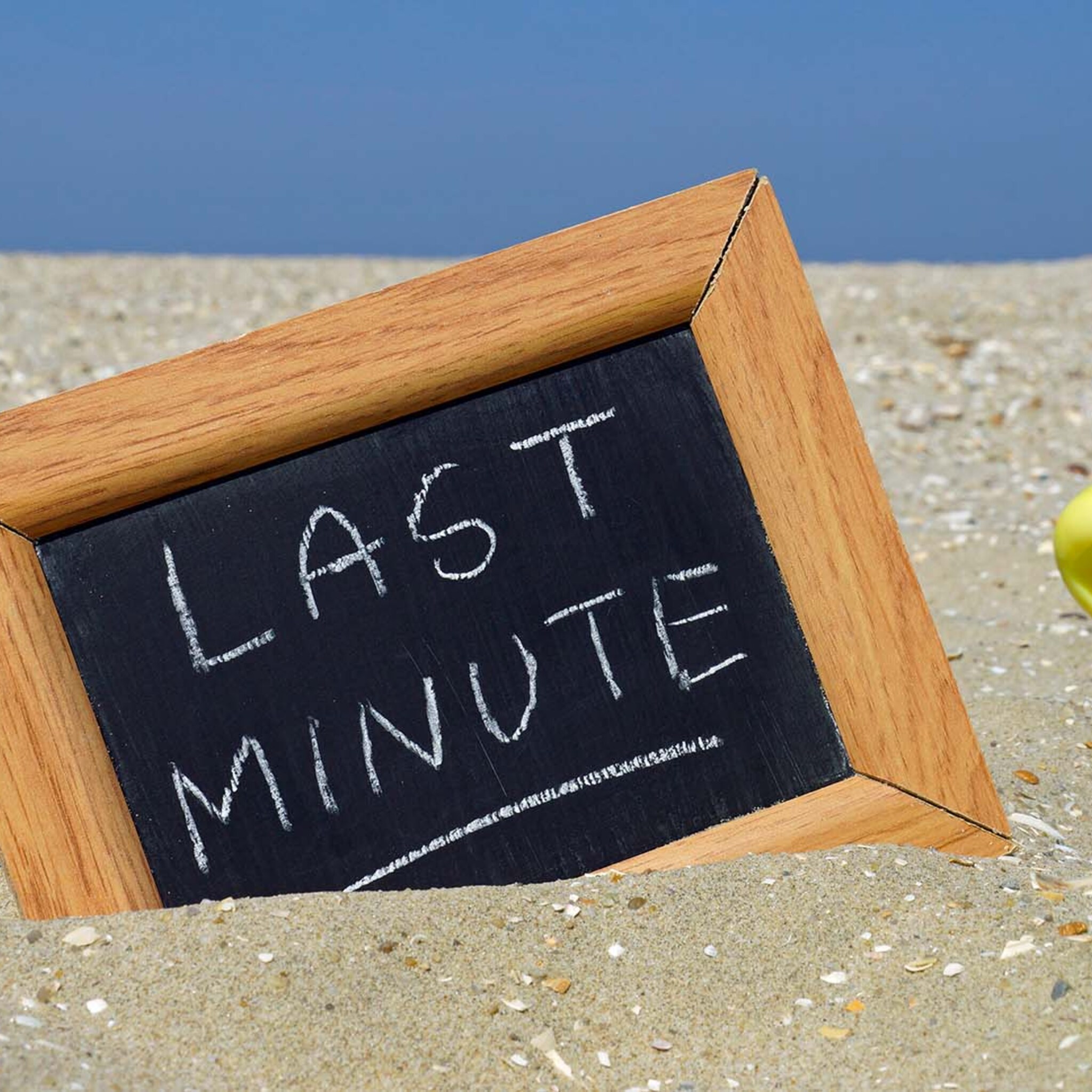 nederlander boekt vakantie dit jaar vooral last minute en is 200 euro meer kwijt