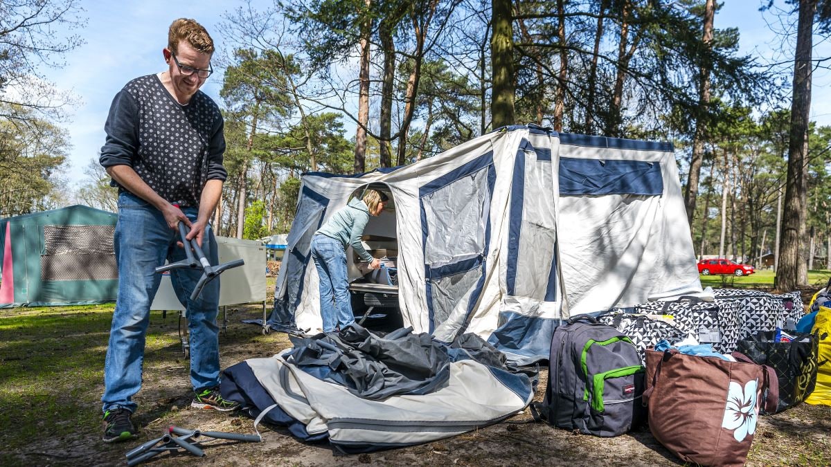 Steeds populairder: aan de slag met een vouwwagen op de camping. Foto: ANP