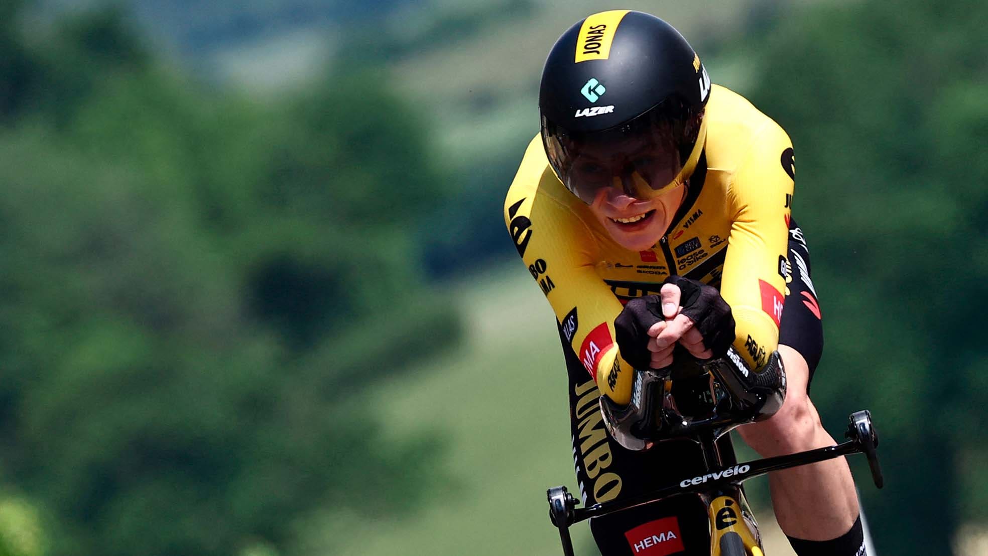 Tour de France 2023 favoriet Jonas Vingegaard in actie tijdens het Criterium du Dauphiné.