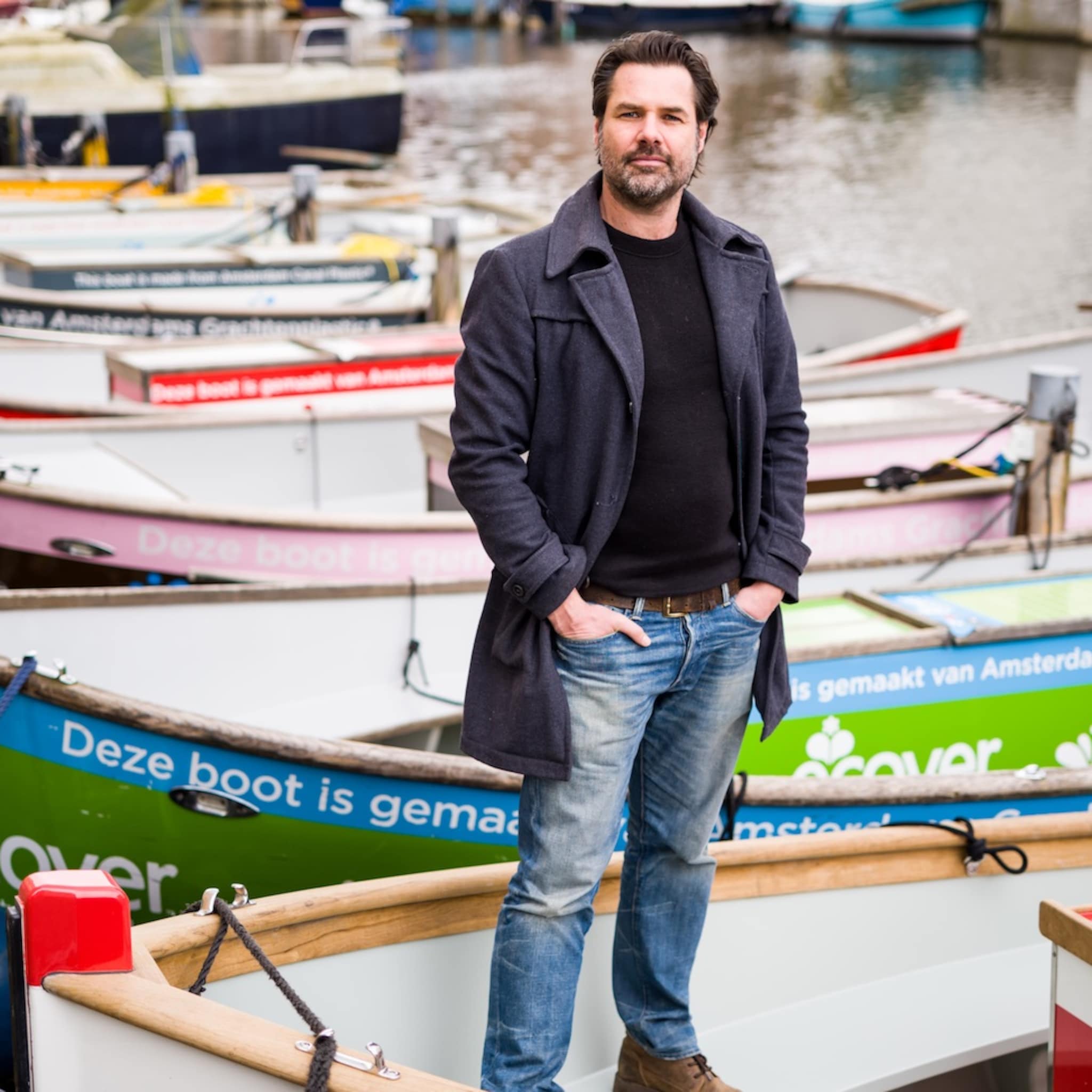 marius smit van plastic whale bouwt drijvende kathedraal van afval plek die circulariteit tastbaar maakt