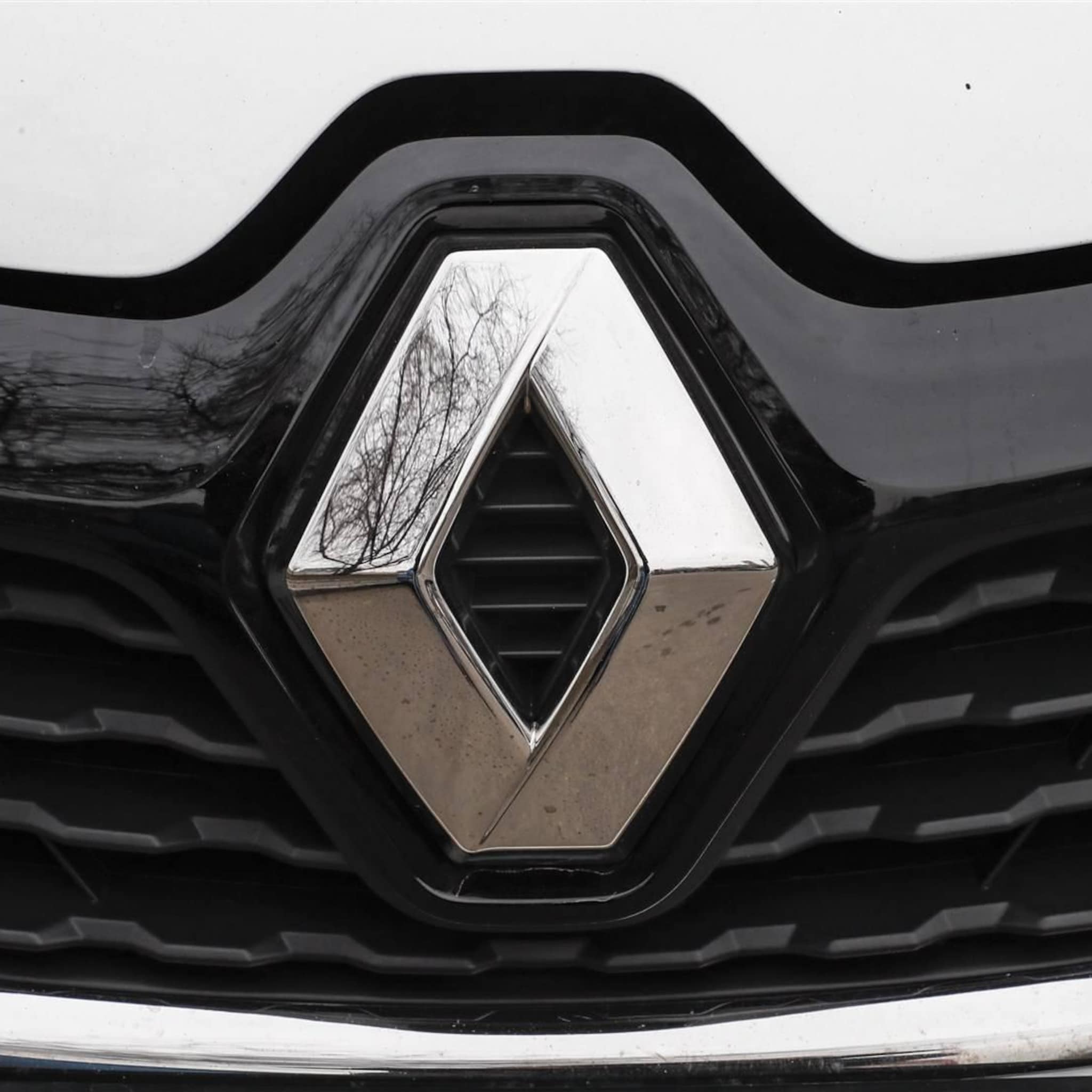 renault verhoogt winstverwachting ondanks stagnerende automarkt