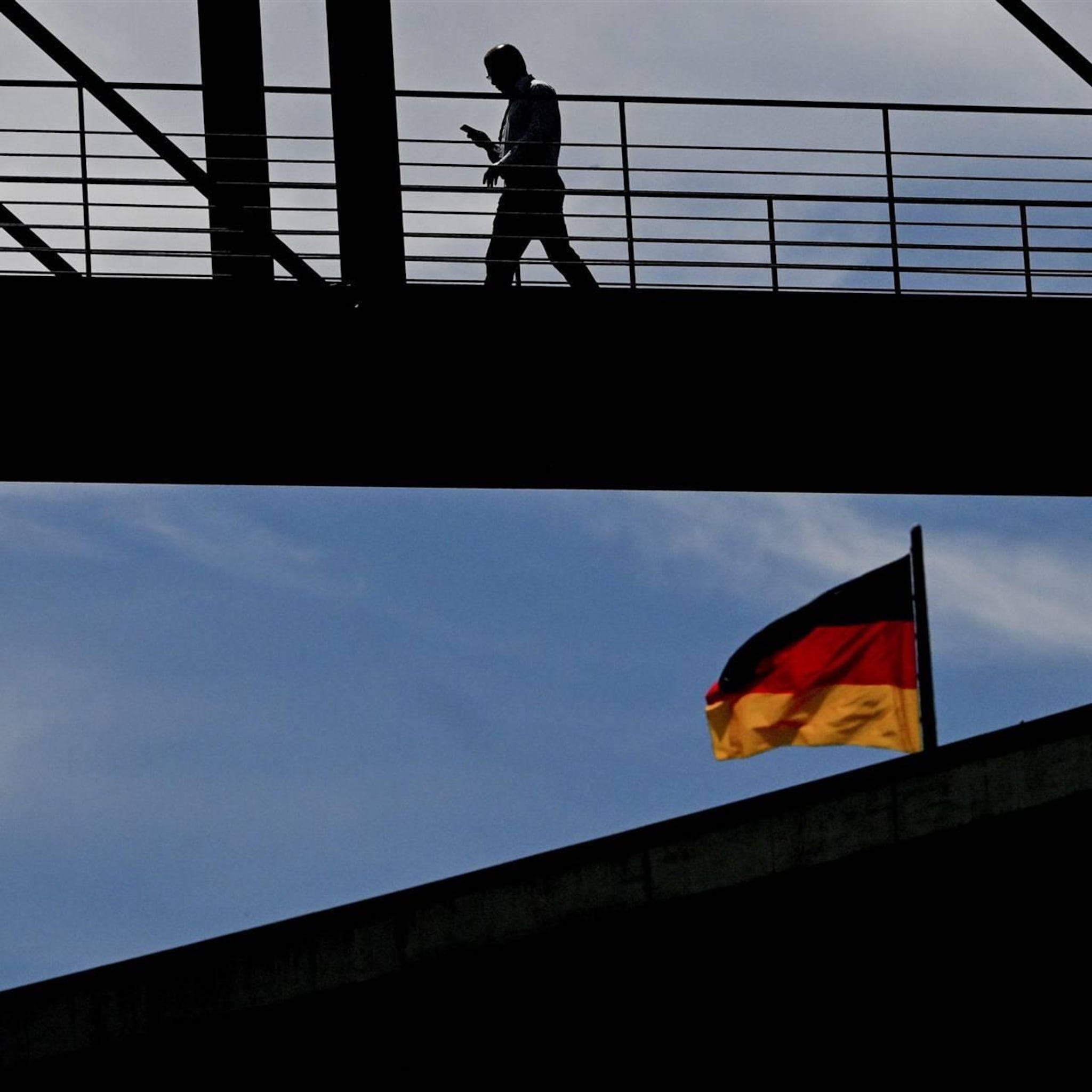 duitse invallen bij tientallen kantoren vastgoedconcern adler