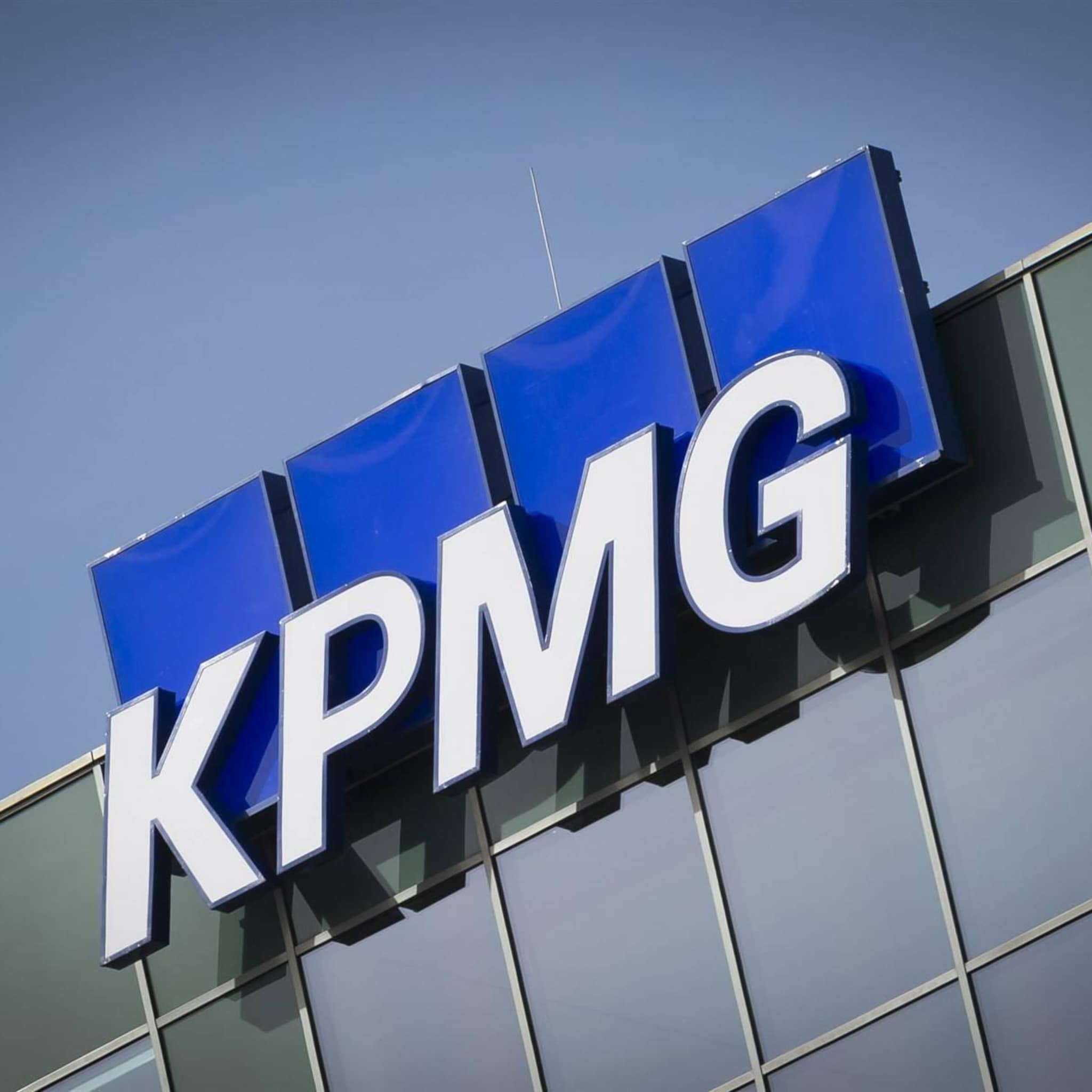 kpmg schrapt banen in vs wegens economische tegenwind