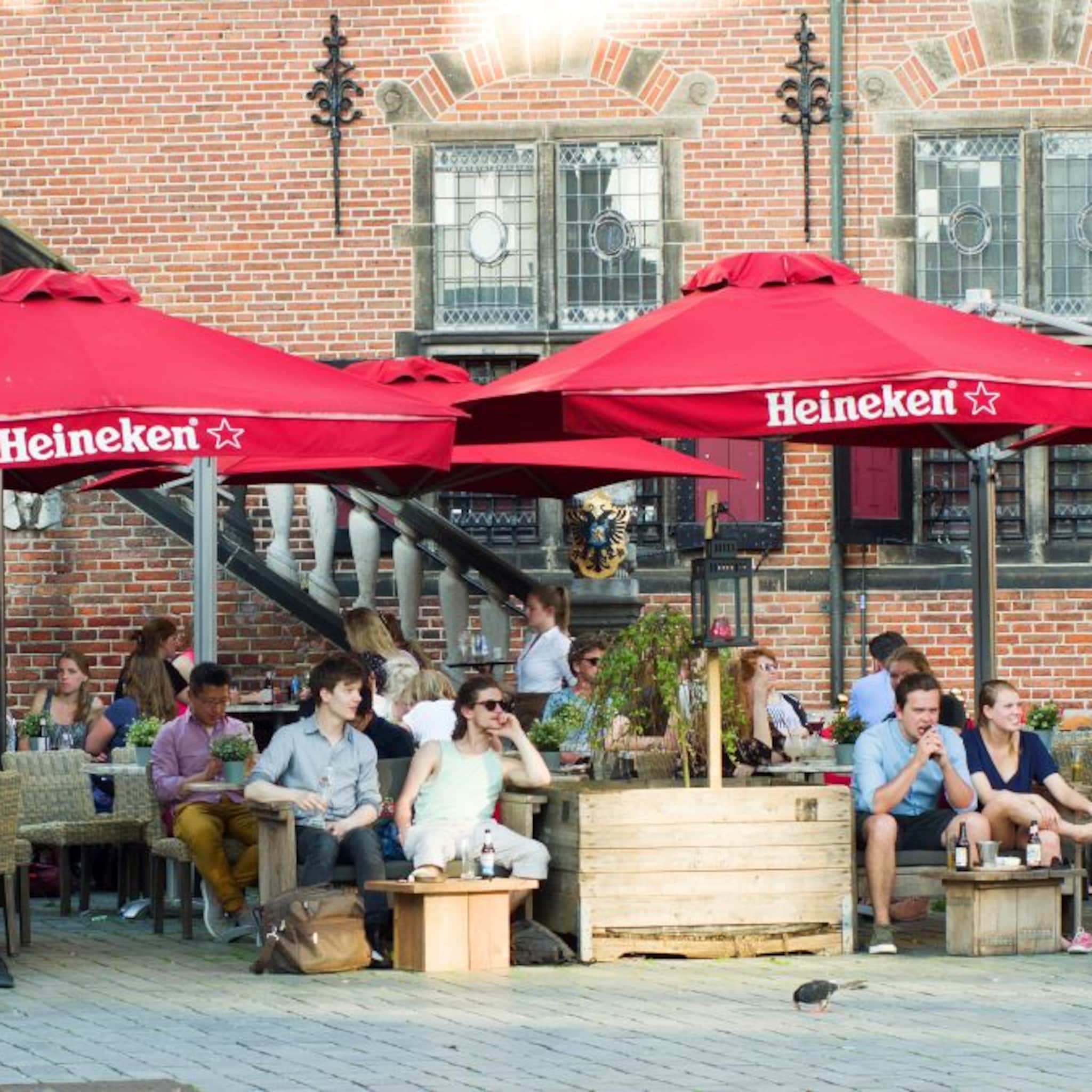 lokale verschillen prijs pilsje en cappuccino op terras groot wat zijn de oorzaken