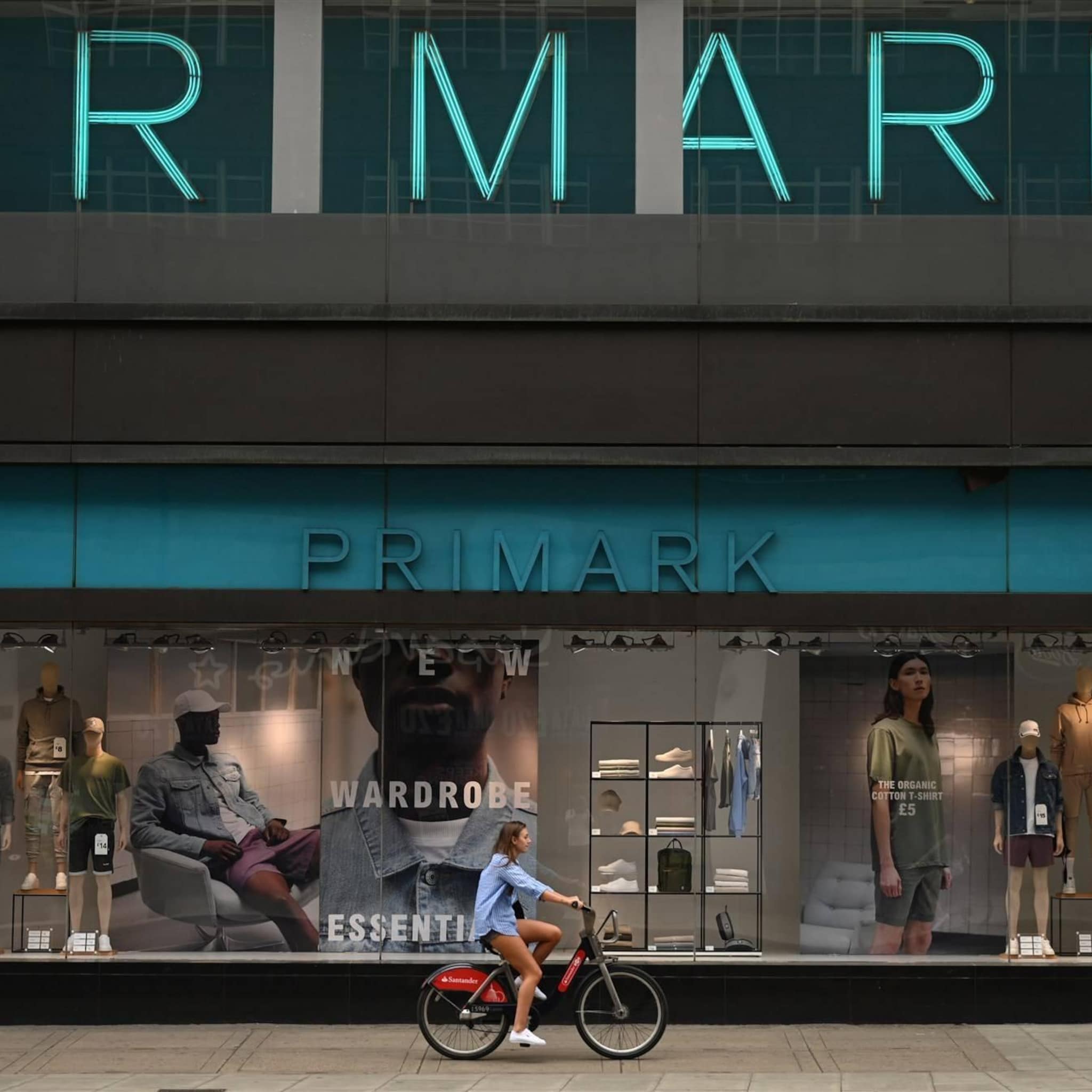 primark groeit door verkoop zomercollecties en uitbreiding
