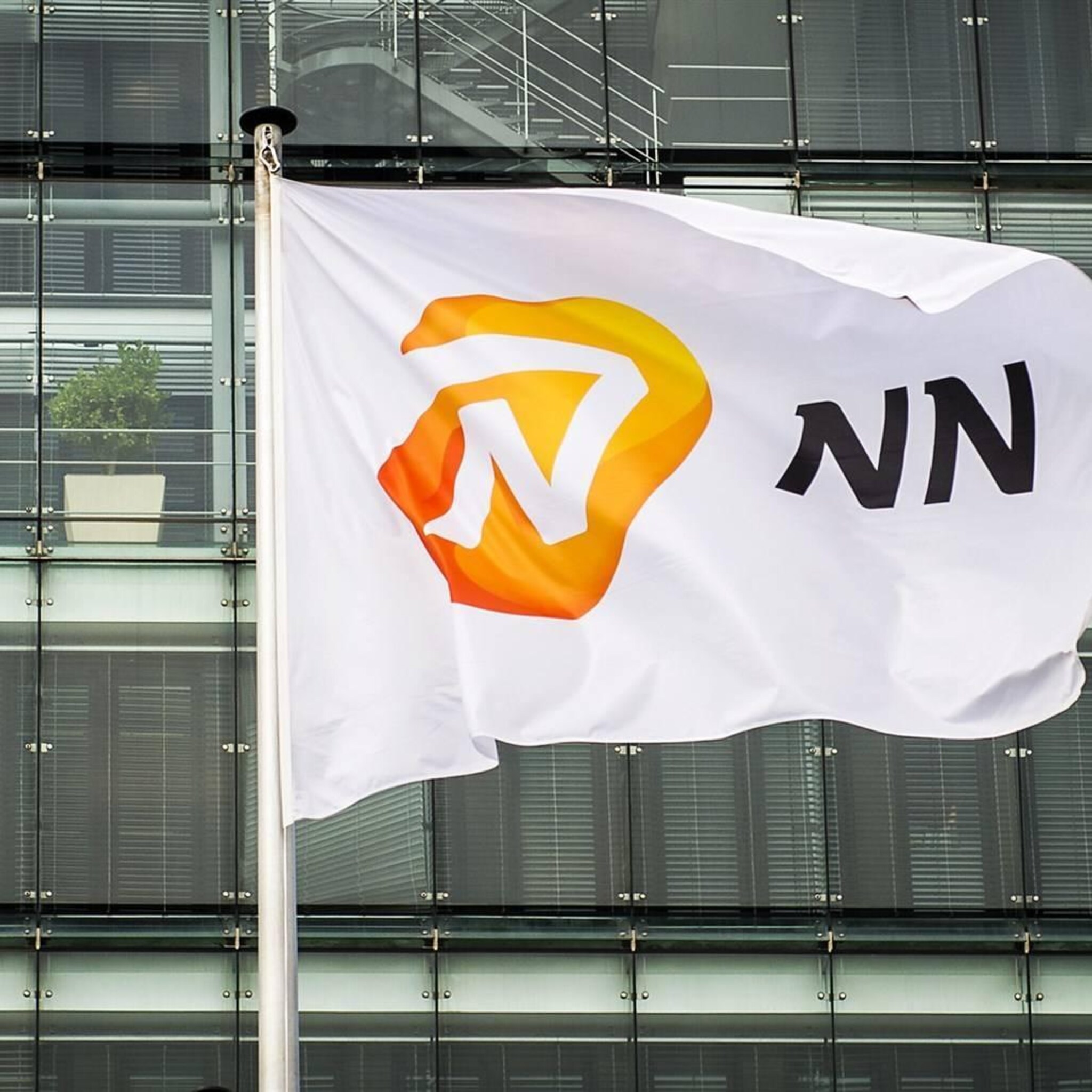 verzekeraars op kop in lagere aex banken onderaan