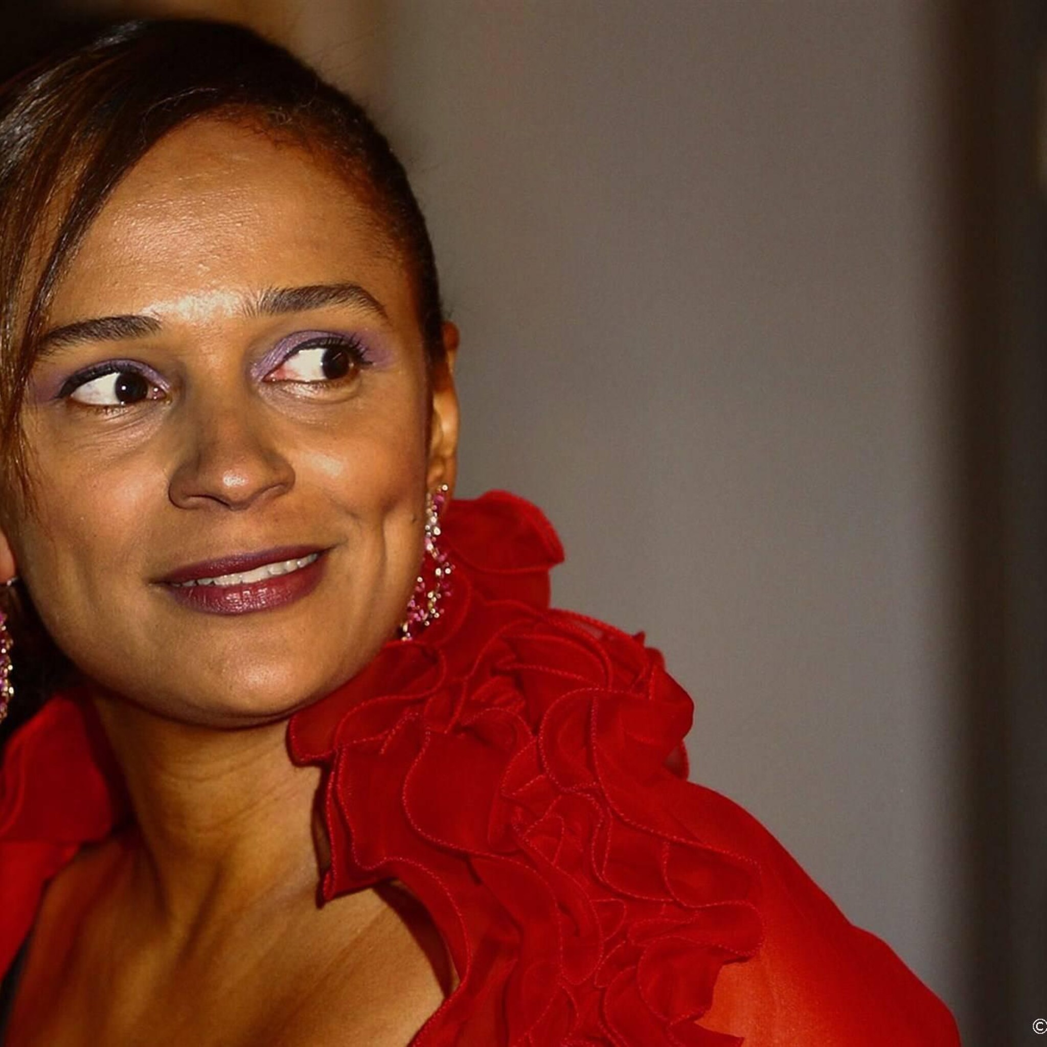 presidentsdochter stal miljoenen van angola via nederlandse firma