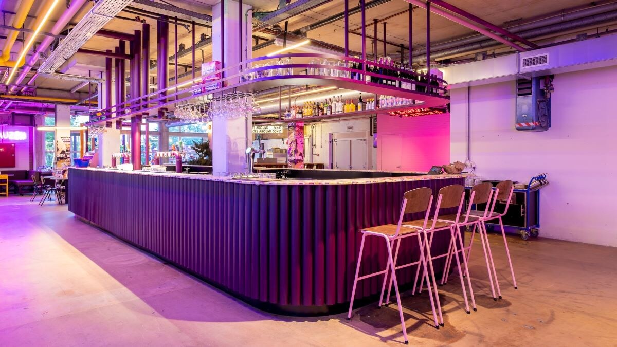 Het interieur van de vestiging van de Kanaalweg in Utrecht. Foto: Karma Kebab