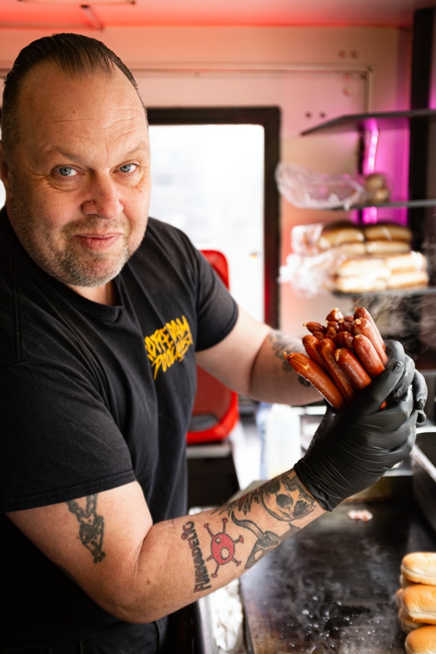 'Hans Worst' Bode in zijn foodtruck. Foto: Hans Worst.