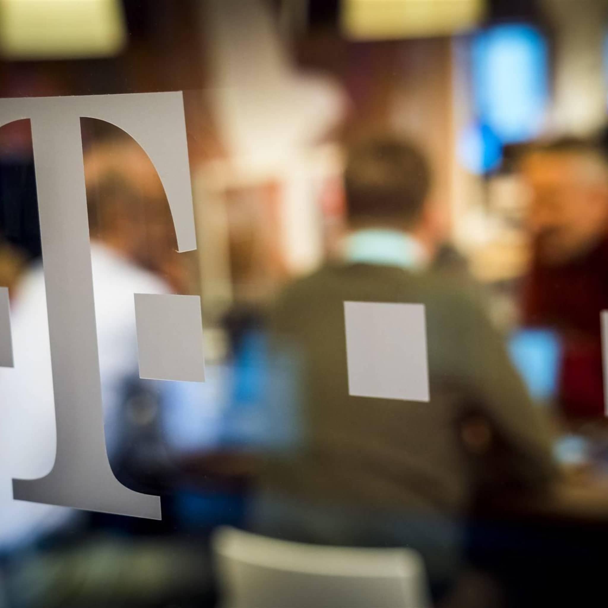t mobile diensten beschikbaar via glasvezel van kpn samenwerking
