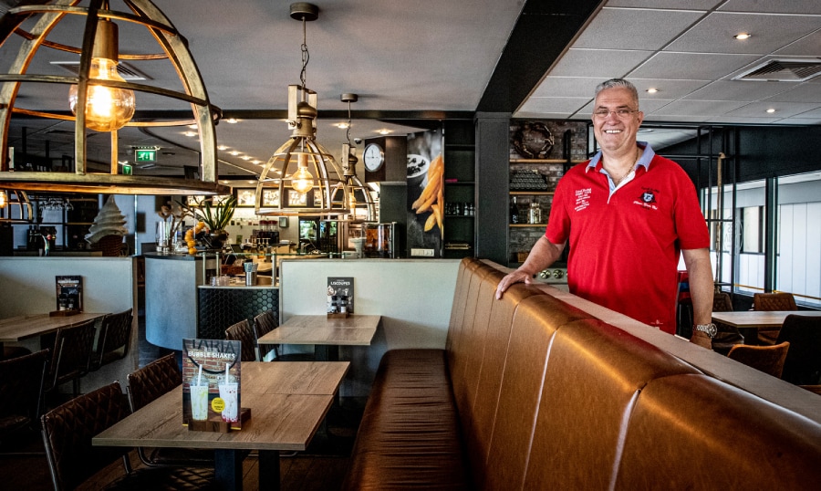 Uitbater Jack Willems stopt na 37 jaar gasten te hebben ontvangen in zijn zaak Restaria De Coevering. Hij heeft de zaak verkocht aan een opvolger. Foto: Juan Vrijdag / DCI Media