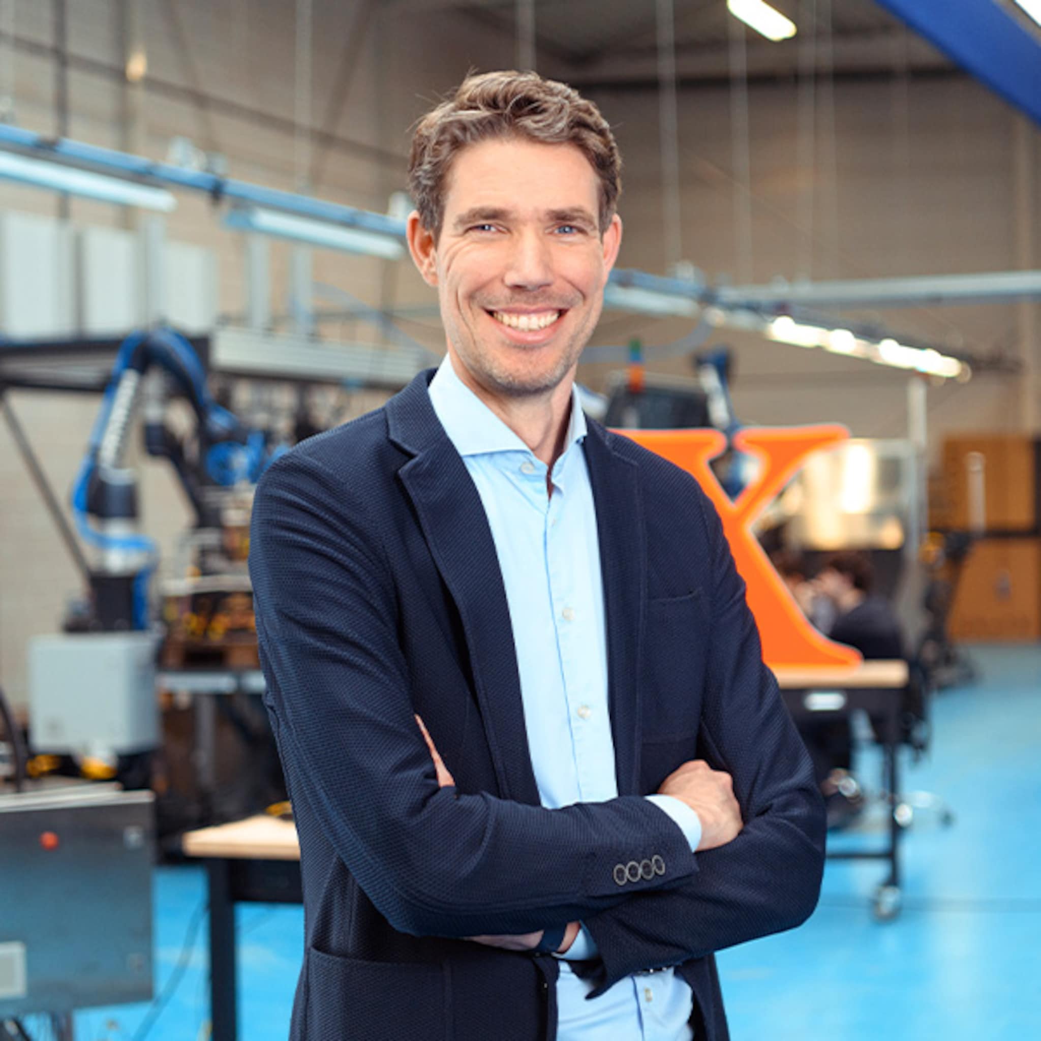 innovatie in de maakindustrie vele robot handen maken licht werk