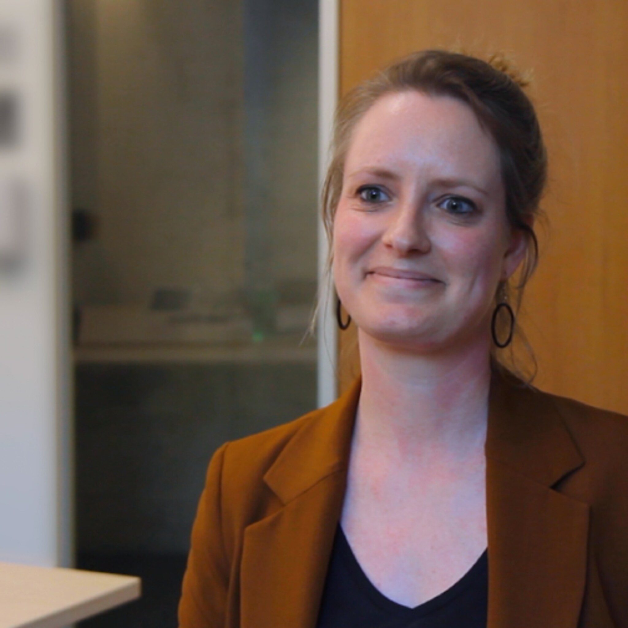 vrouw in mannenwereld kelly zet revolutionaire innovatie uit silicon valley in voor kankeronderzoek