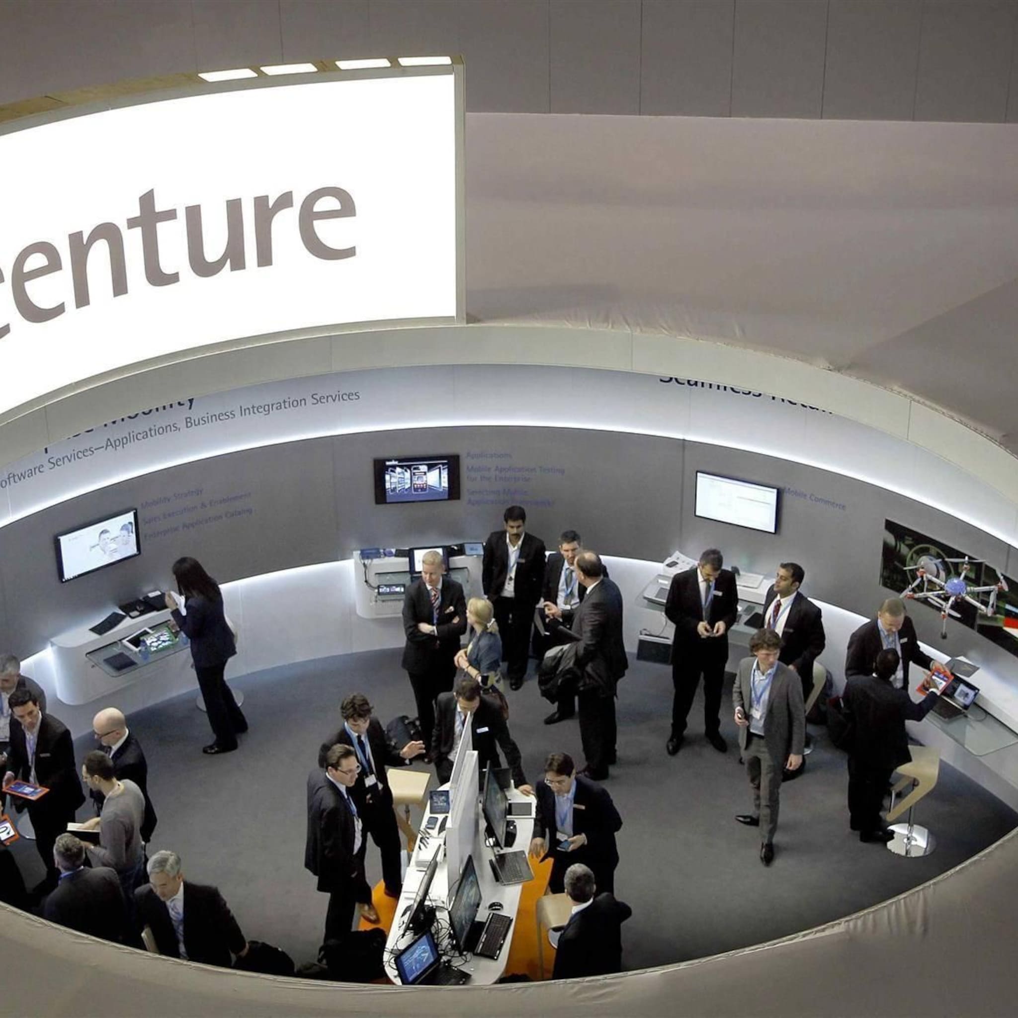 accenture zoekt 40 000 nieuwe ai specialisten