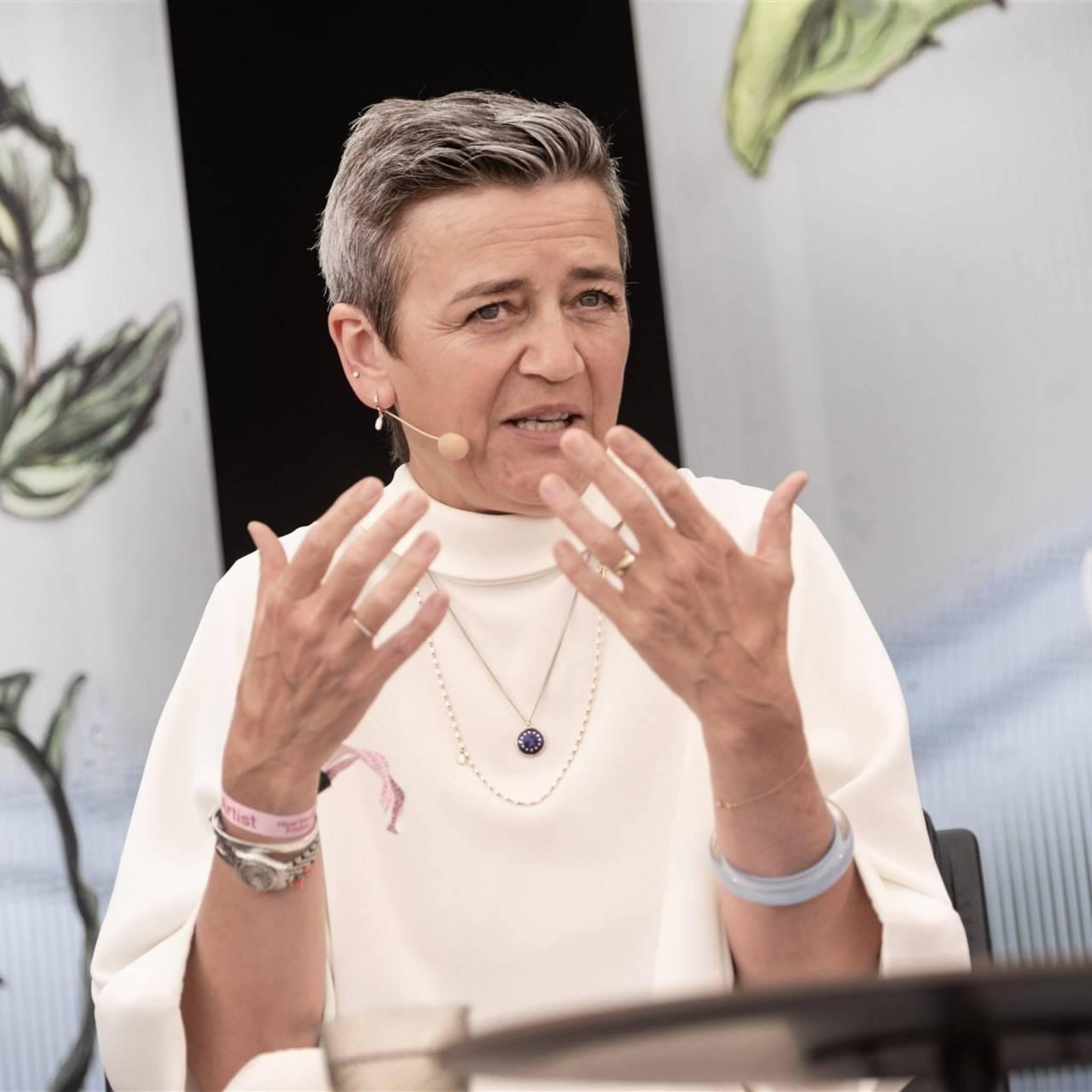 vestager hele wereld volgt europees debat over ai wetgeving