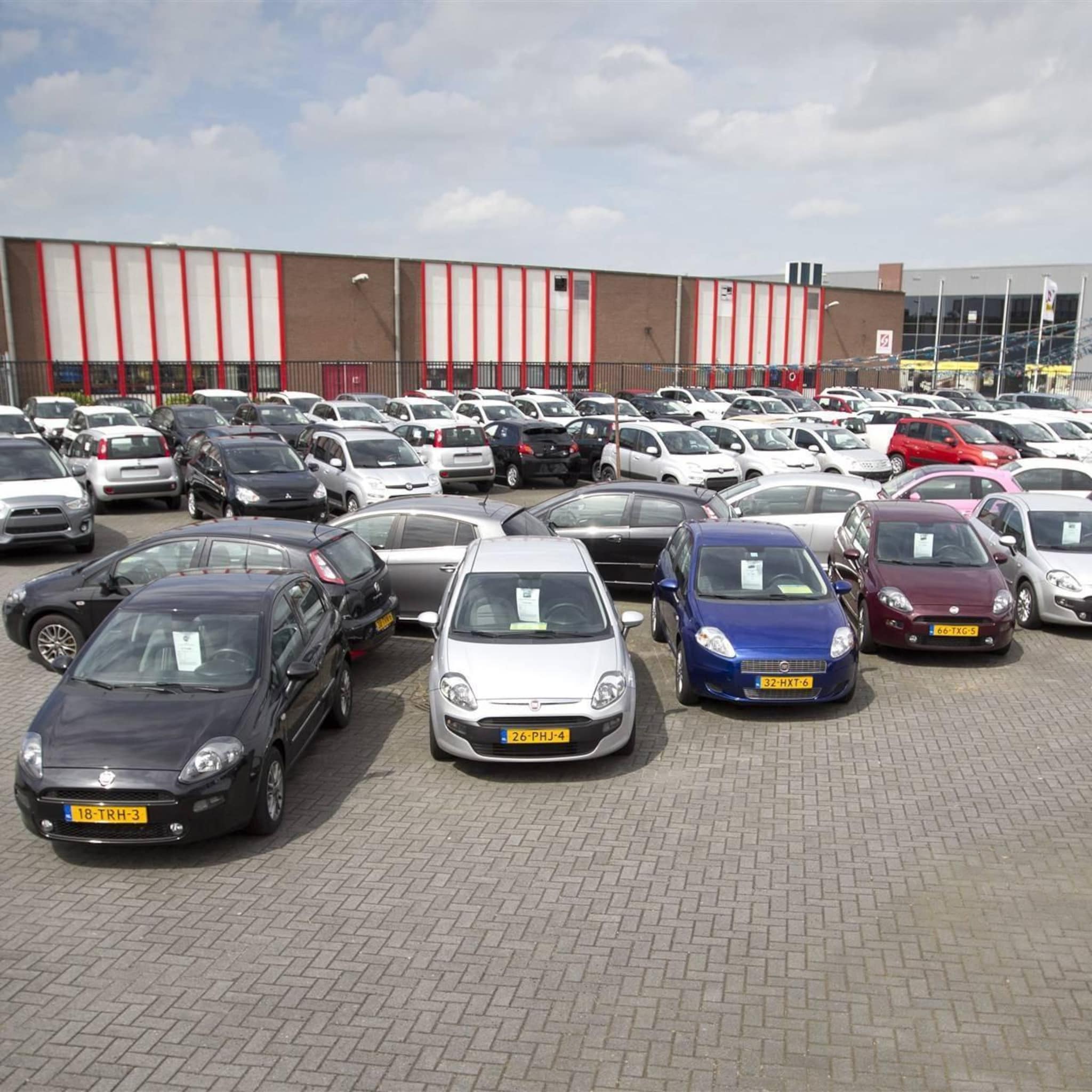 prijzen tweedehands auto s stabiliseren door meer aanbod