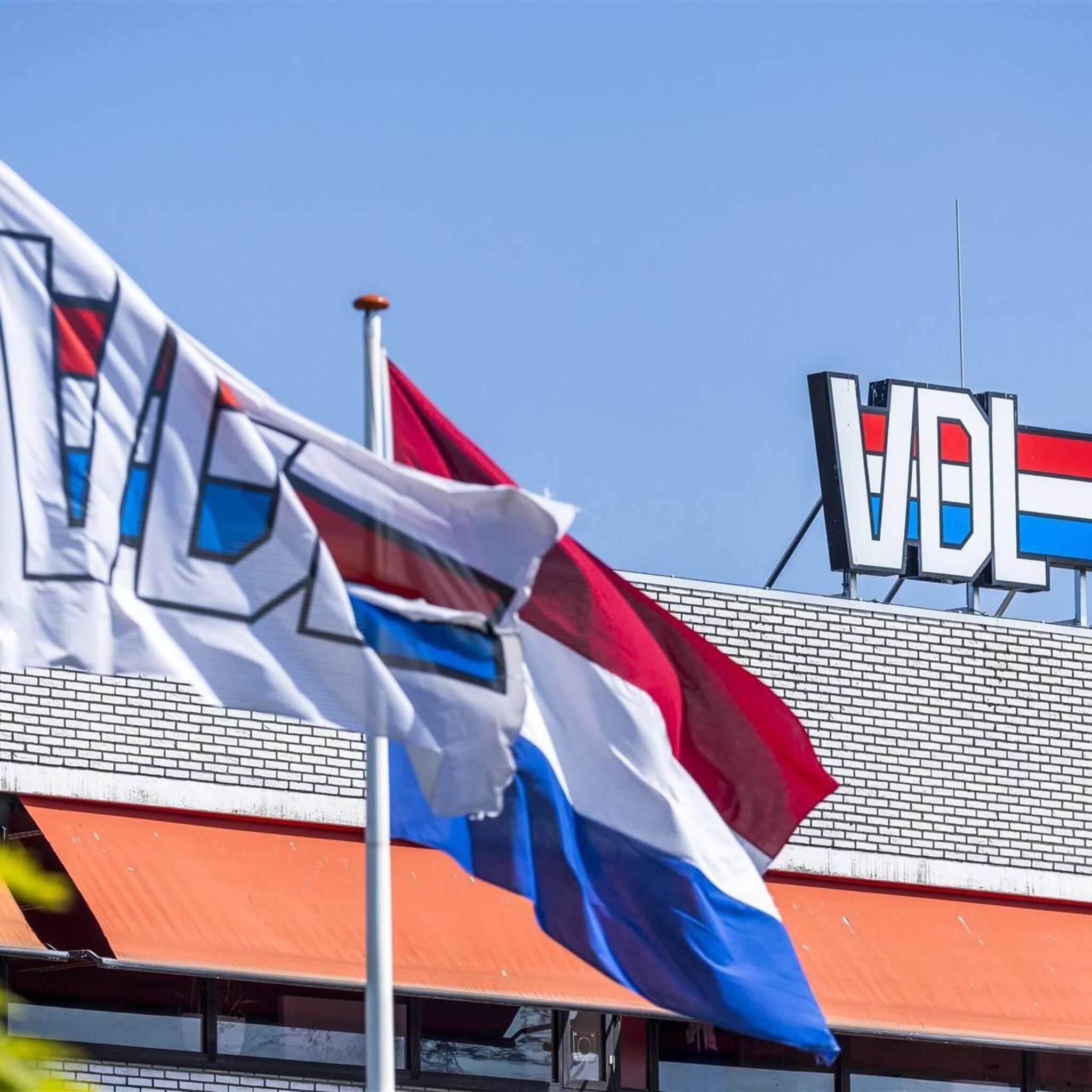 vakbonden positief over bod vdl stakingen nedcar opgeschort