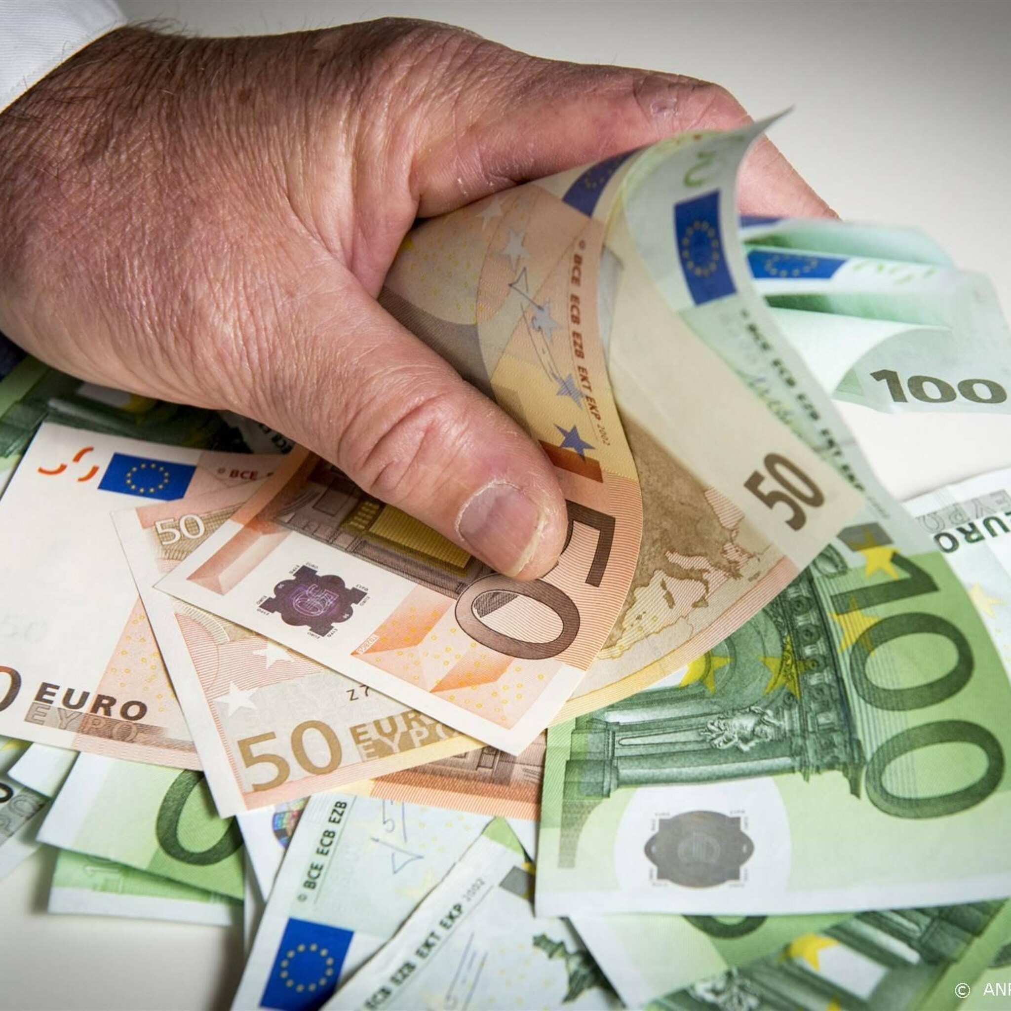 awvn zorgen bij werkgevers over aanhoudend hoge loonafspraken