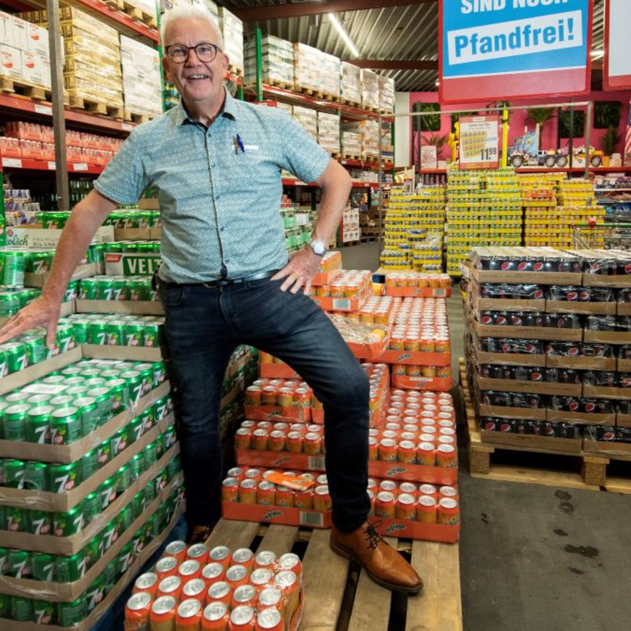 twentse ondernemer kocht bijna 1 miljoen oude blikjes heineken ik kan hier nog tot oktober mee door