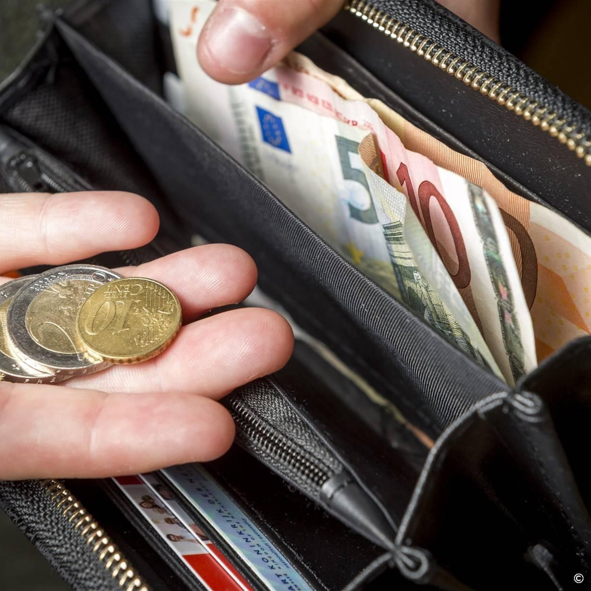 nederlanders flink bezorgder over financiele situatie