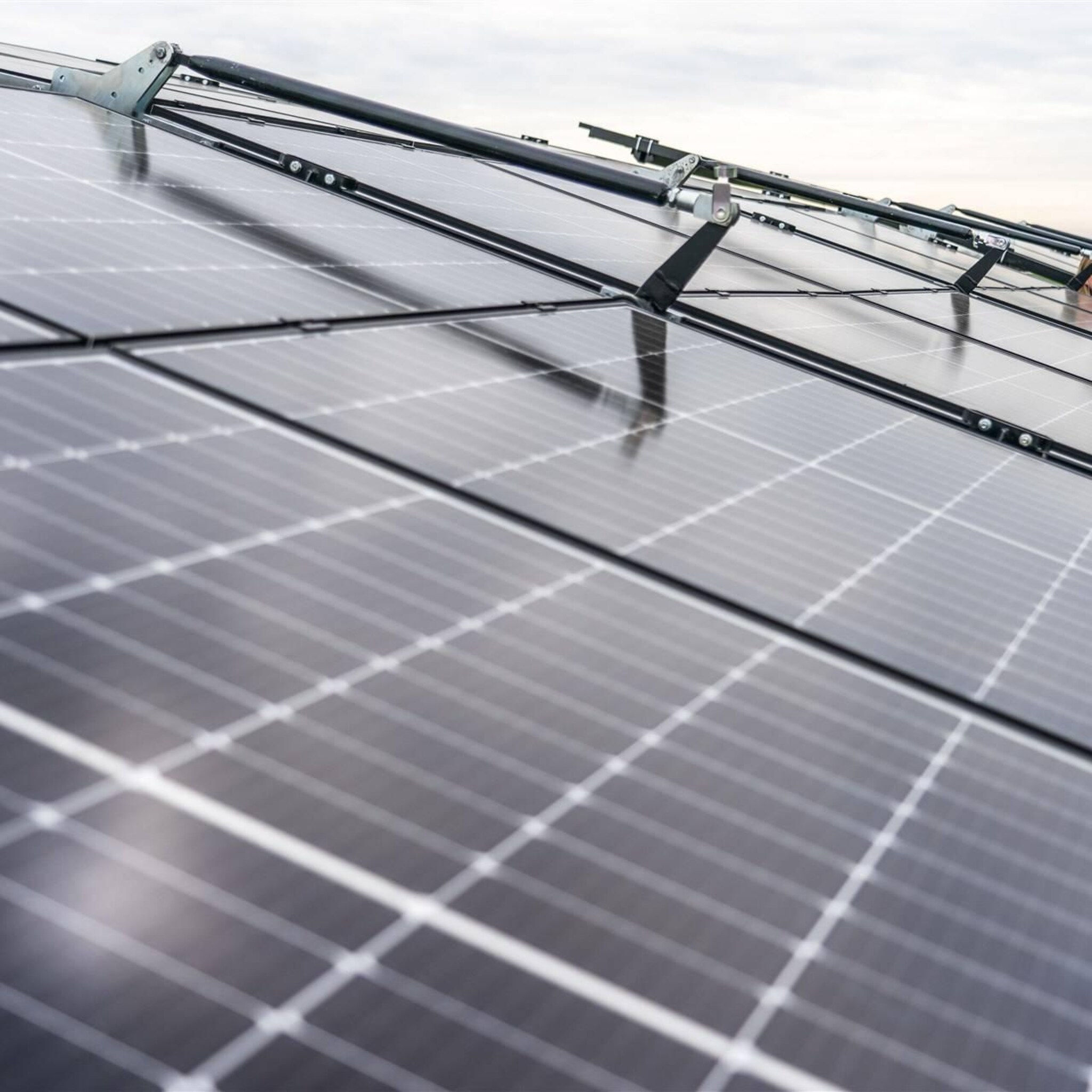 bedrijven staken meer geld in energiebesparing en schone energie