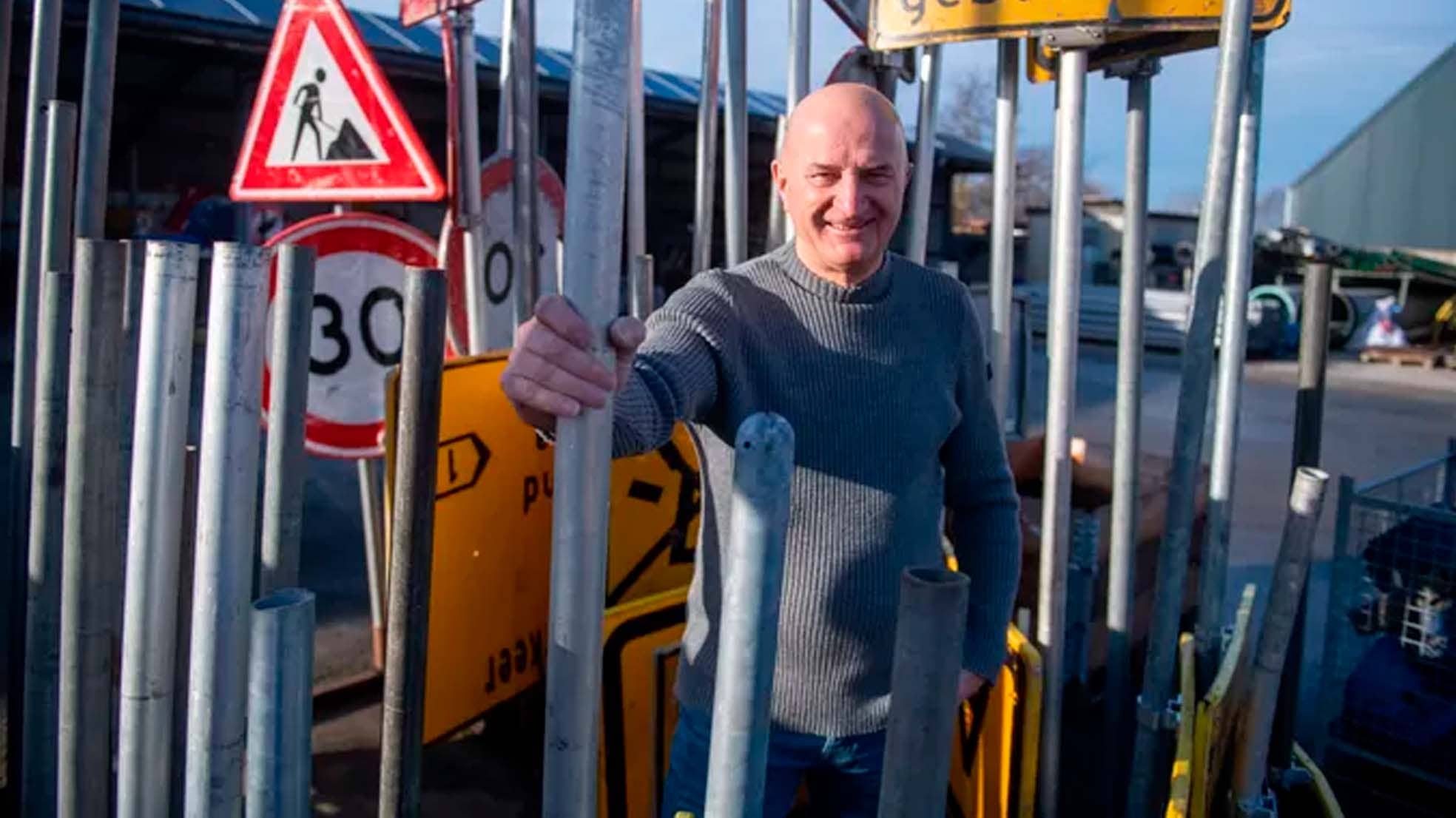 Johan Middelkamp, eigenaar van het bedrijf Sallandse Wegenbouw.  Lenneke Lingmont
