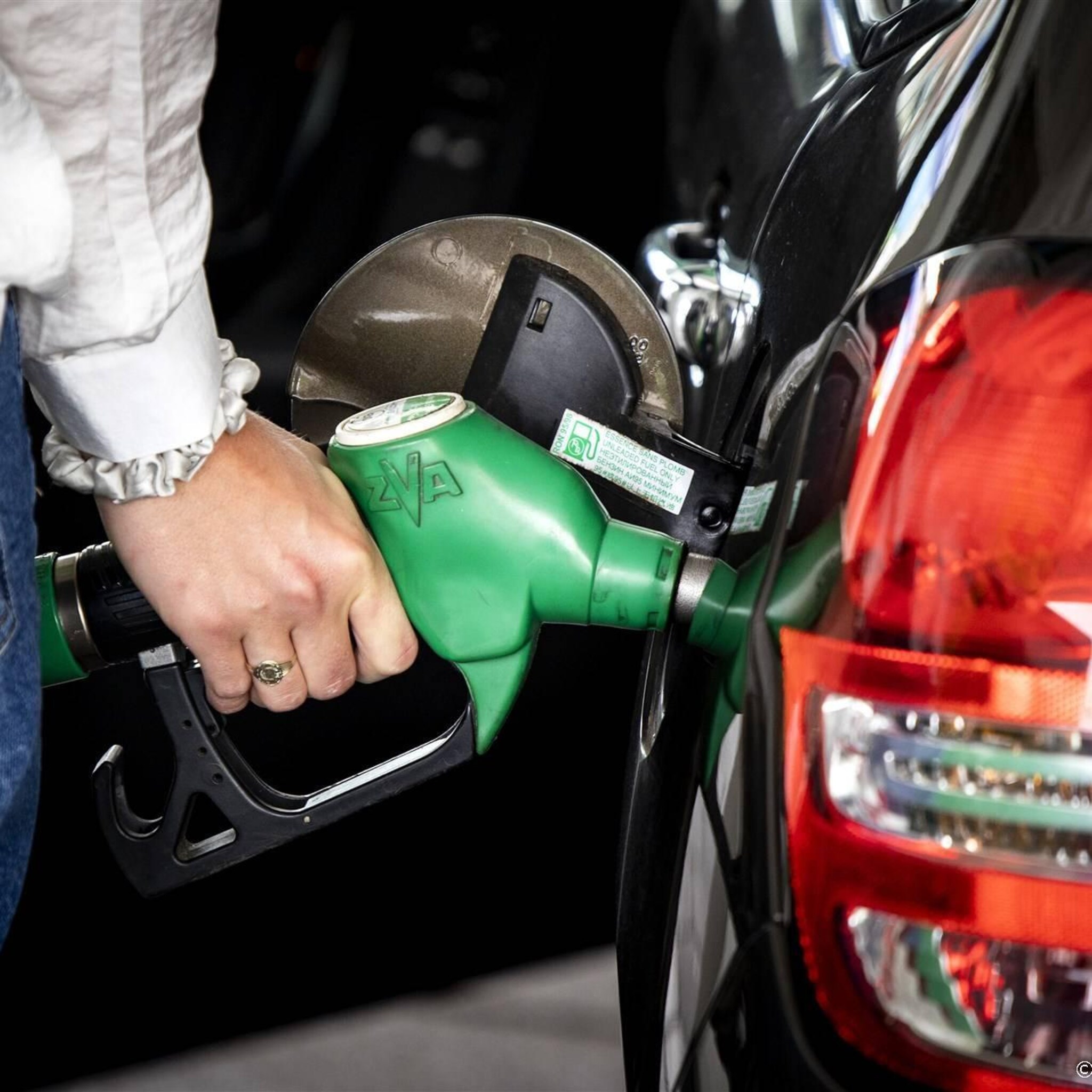 expert benzineprijs stijgt pas over paar weken door accijns