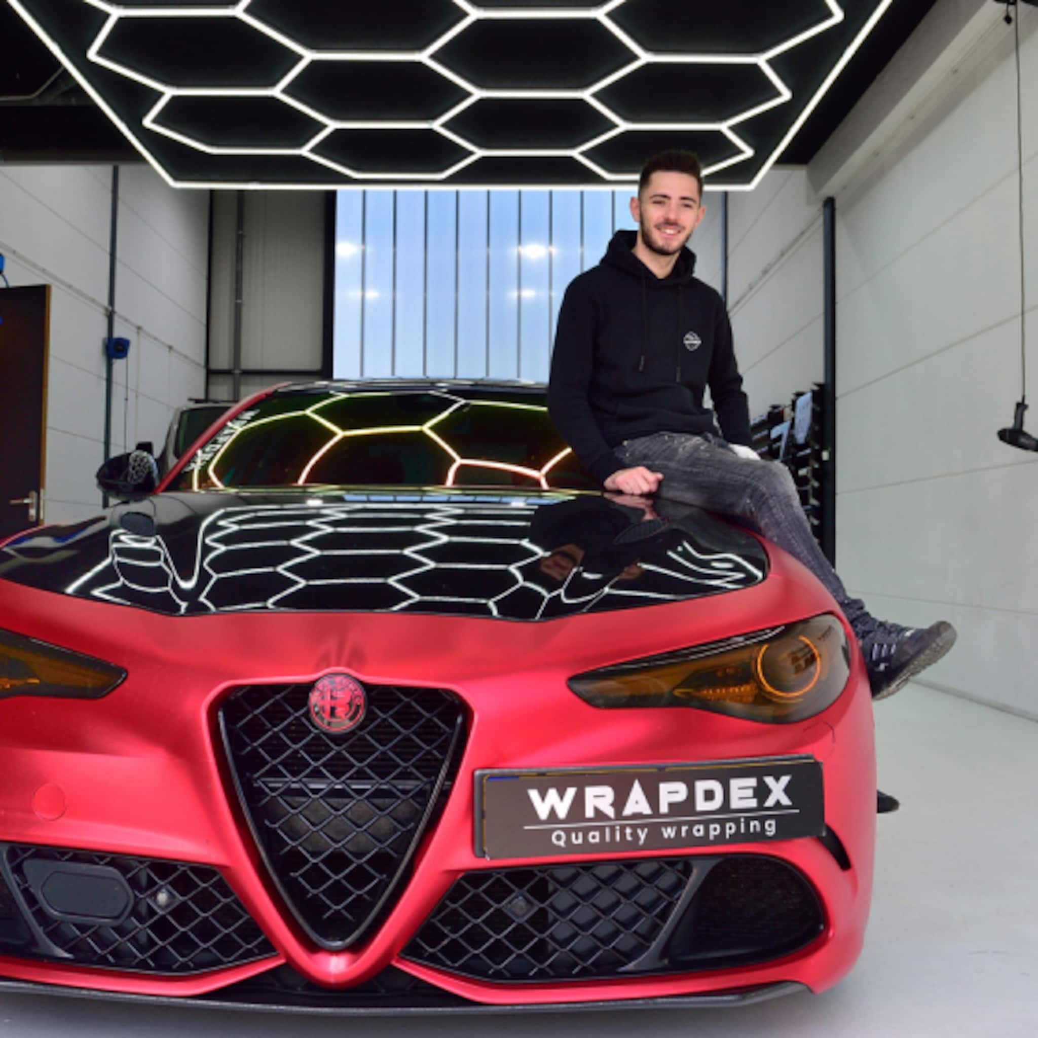 alekos 21 wrapt peperdure bolides van beroemde influencers