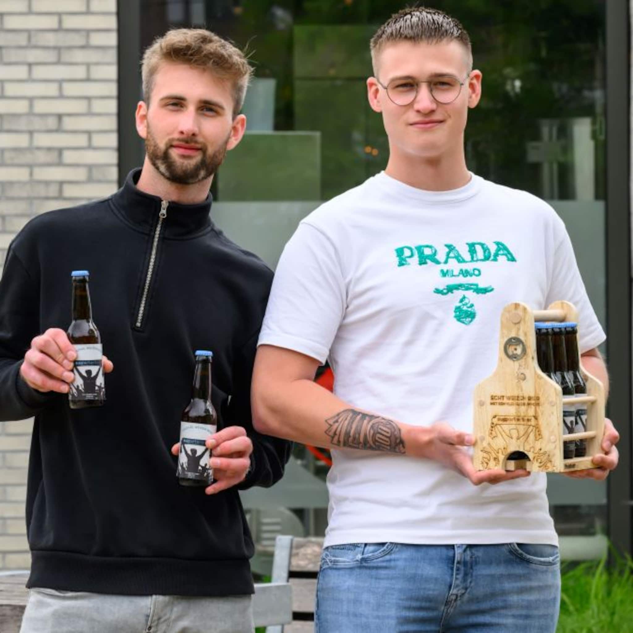 supporterbier startte als studentenbedrijf nu ligt het biertje bij de grote supermarkten