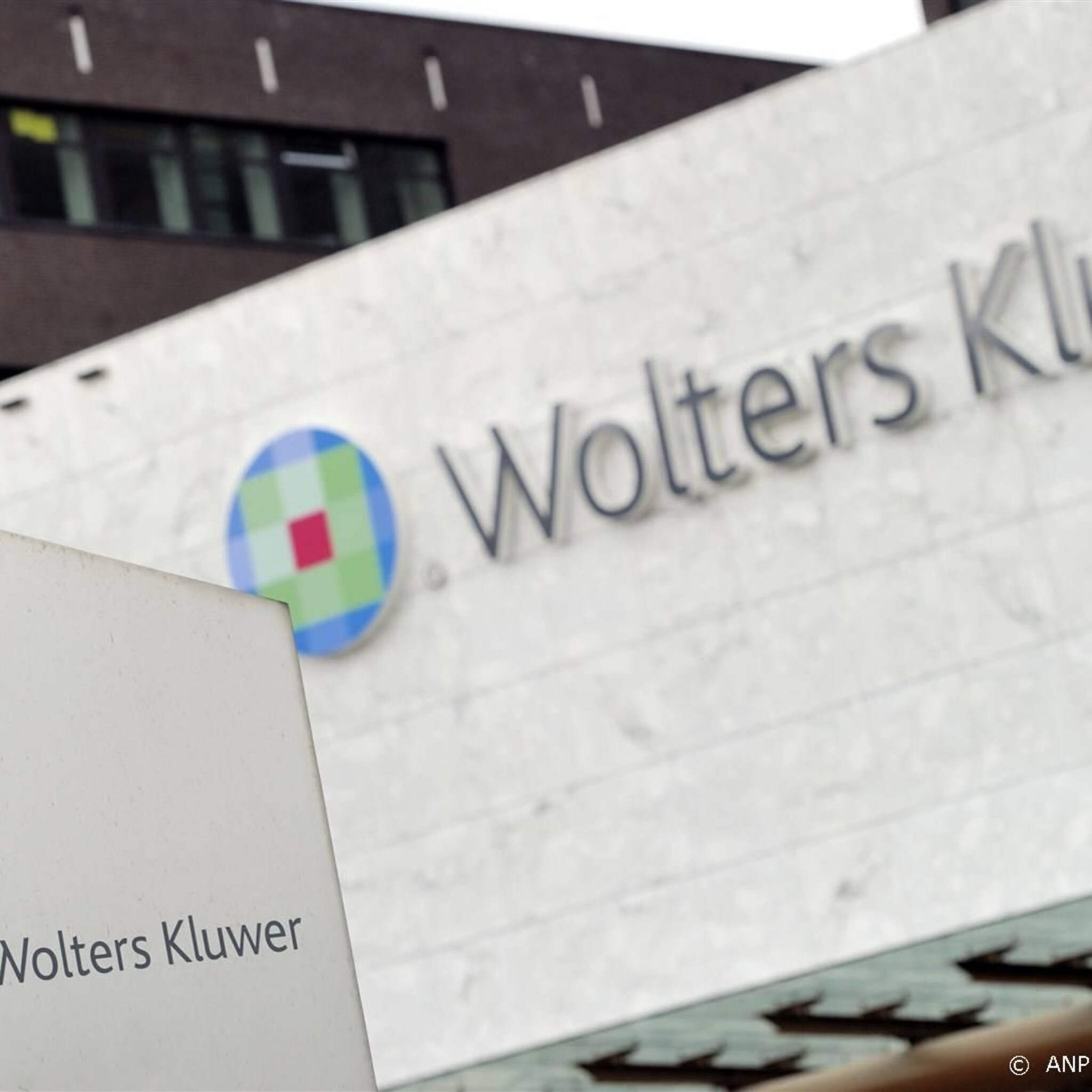 wolters kluwer zet aex op stevige winst na koopadvies
