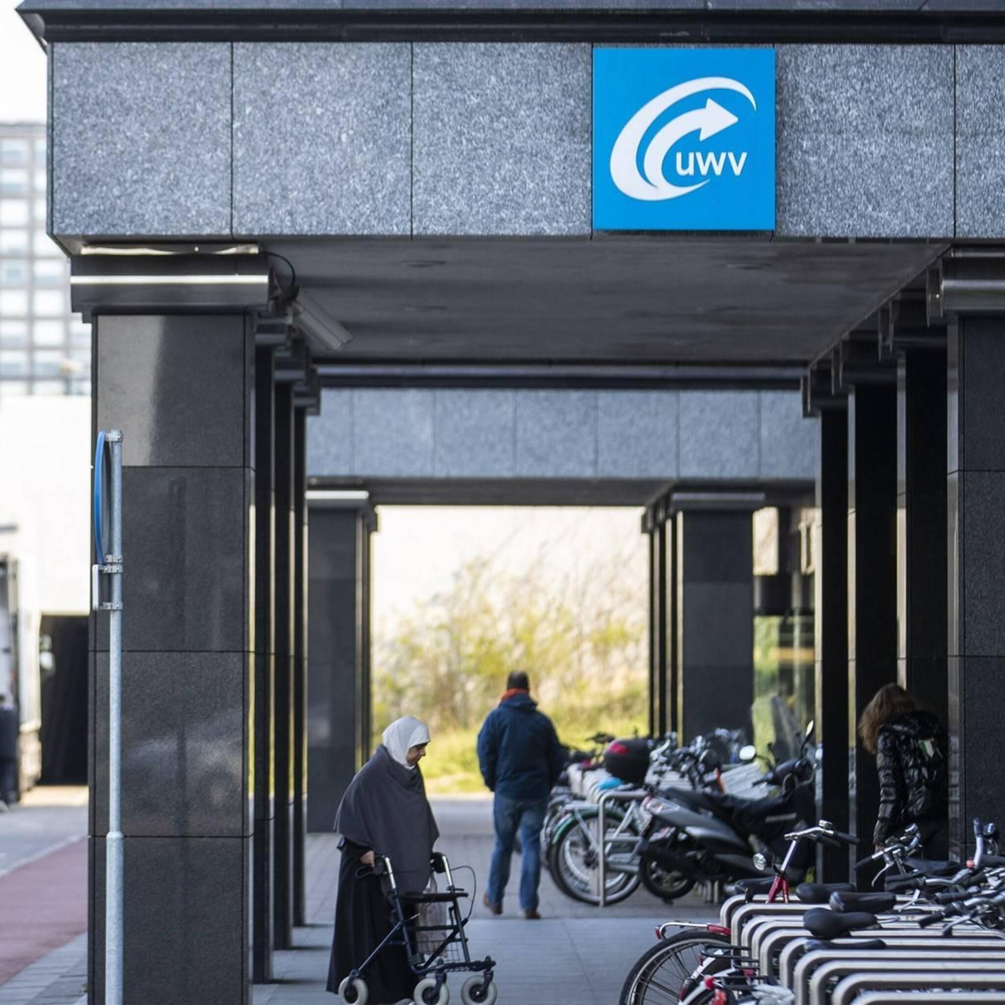uwv groei werkgelegenheid in nederland vertraagt volgend jaar