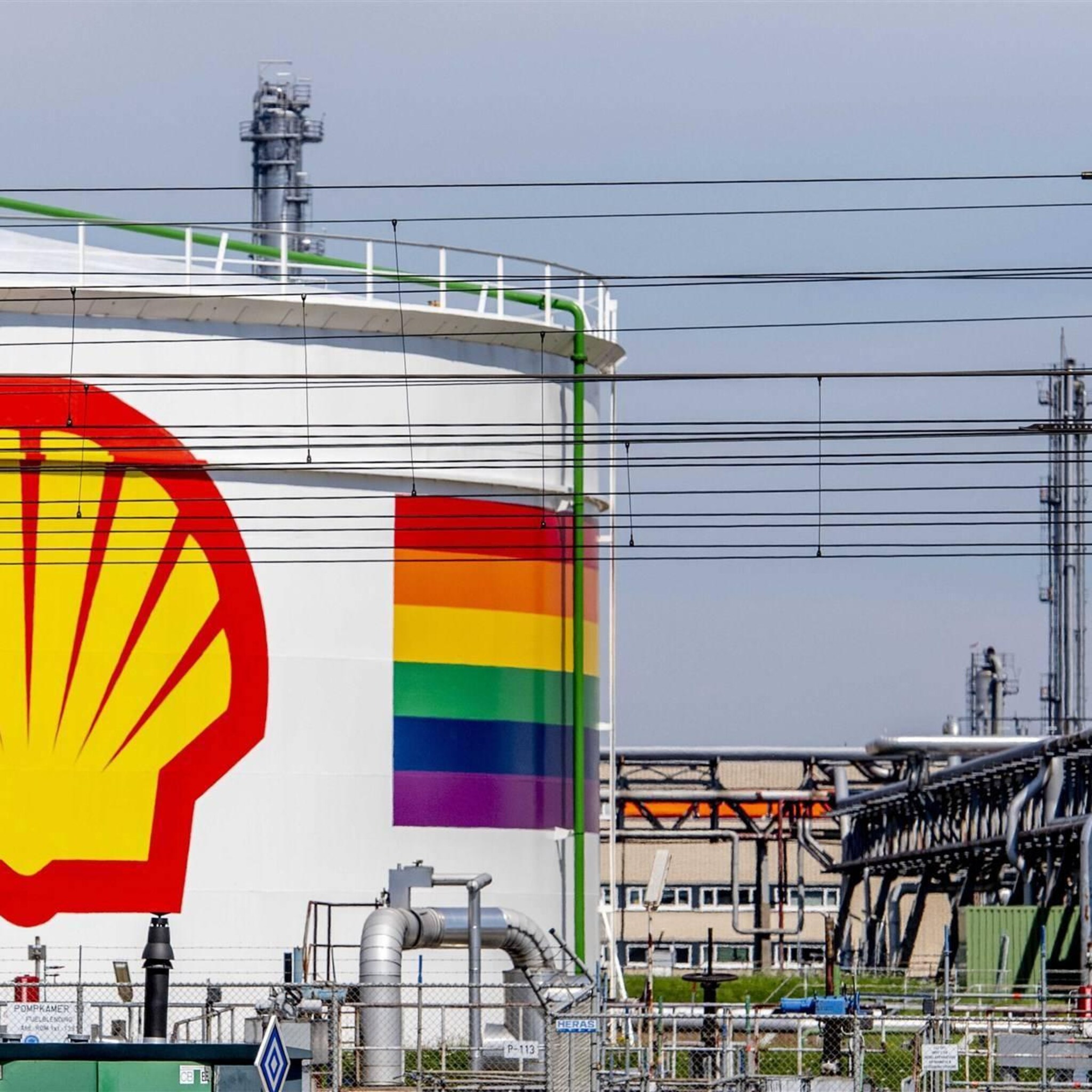 shell onderaan in licht lagere aex relx aan kop