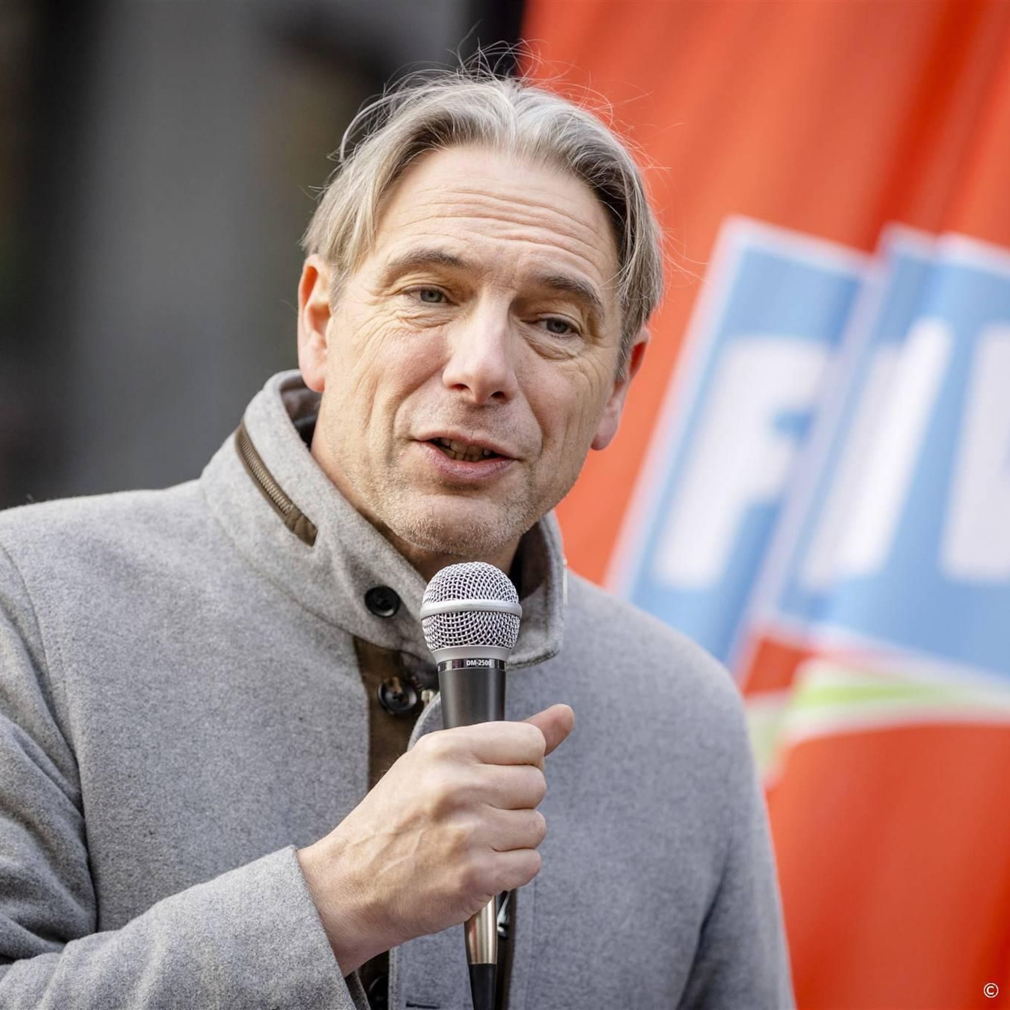 fnv keihard aan de slag voor mensen met zware beroepen