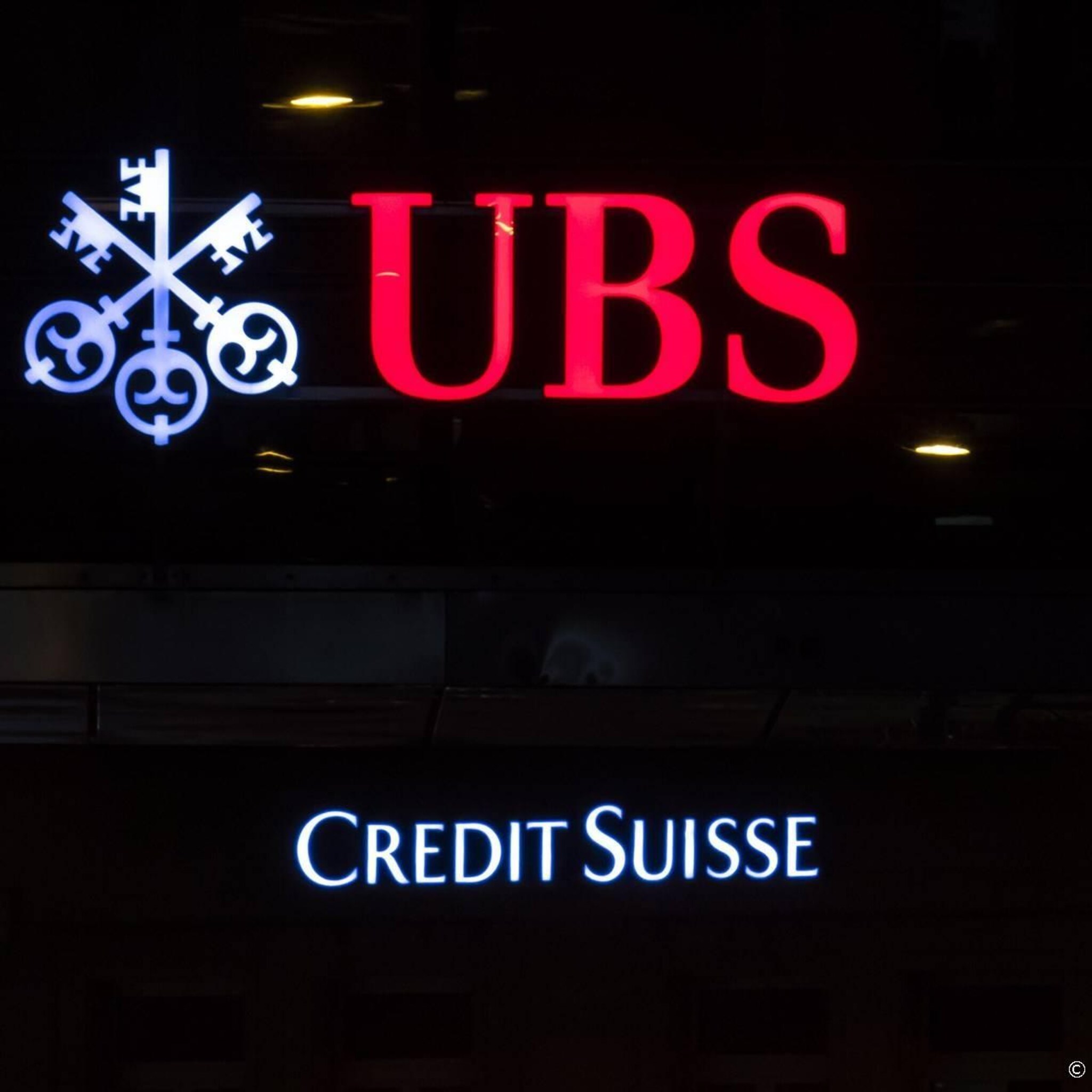 rechtszaak tegen ubs rond overname credit suisse