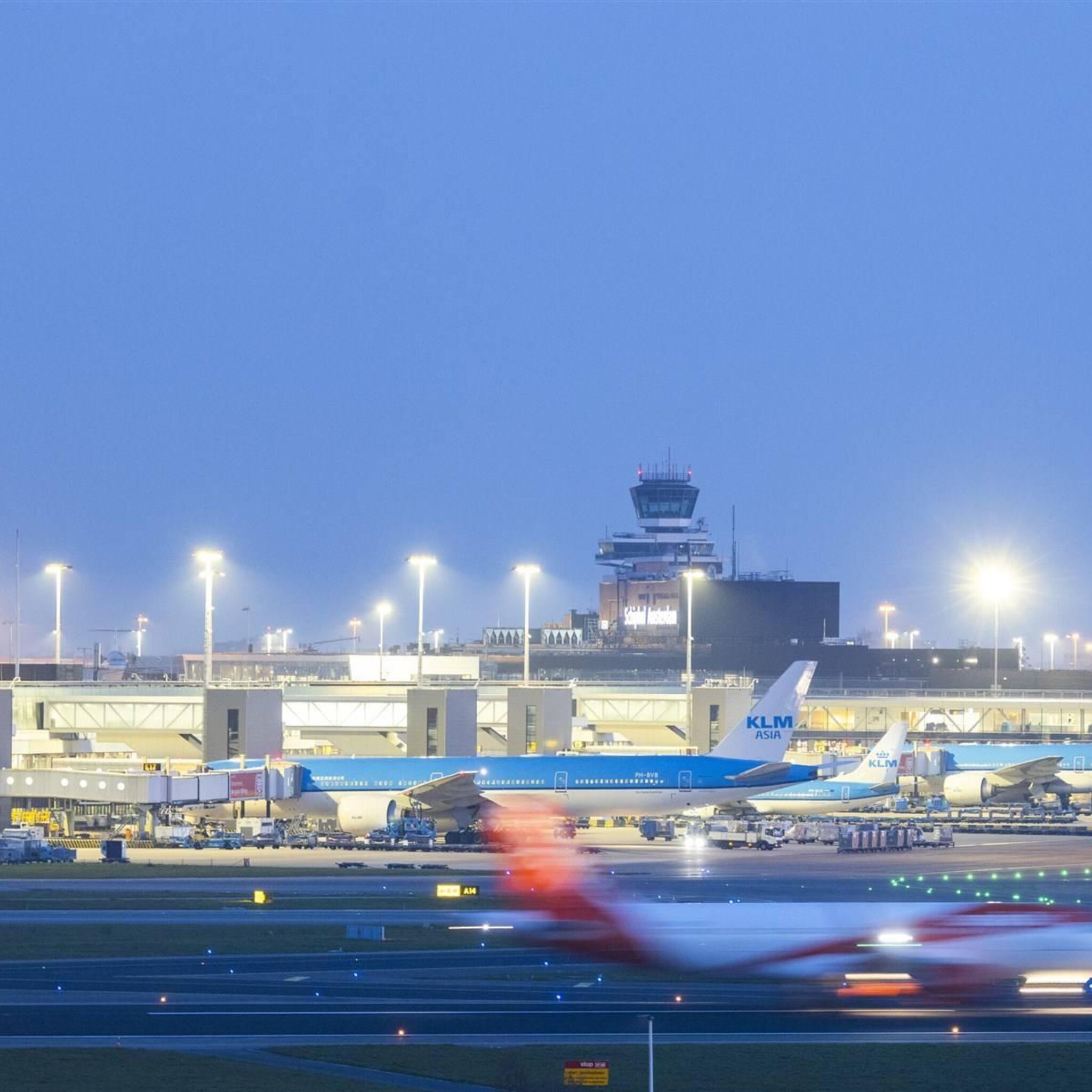 fnv schadelijke uitstoot vliegtuigen schiphol heldere conclusie