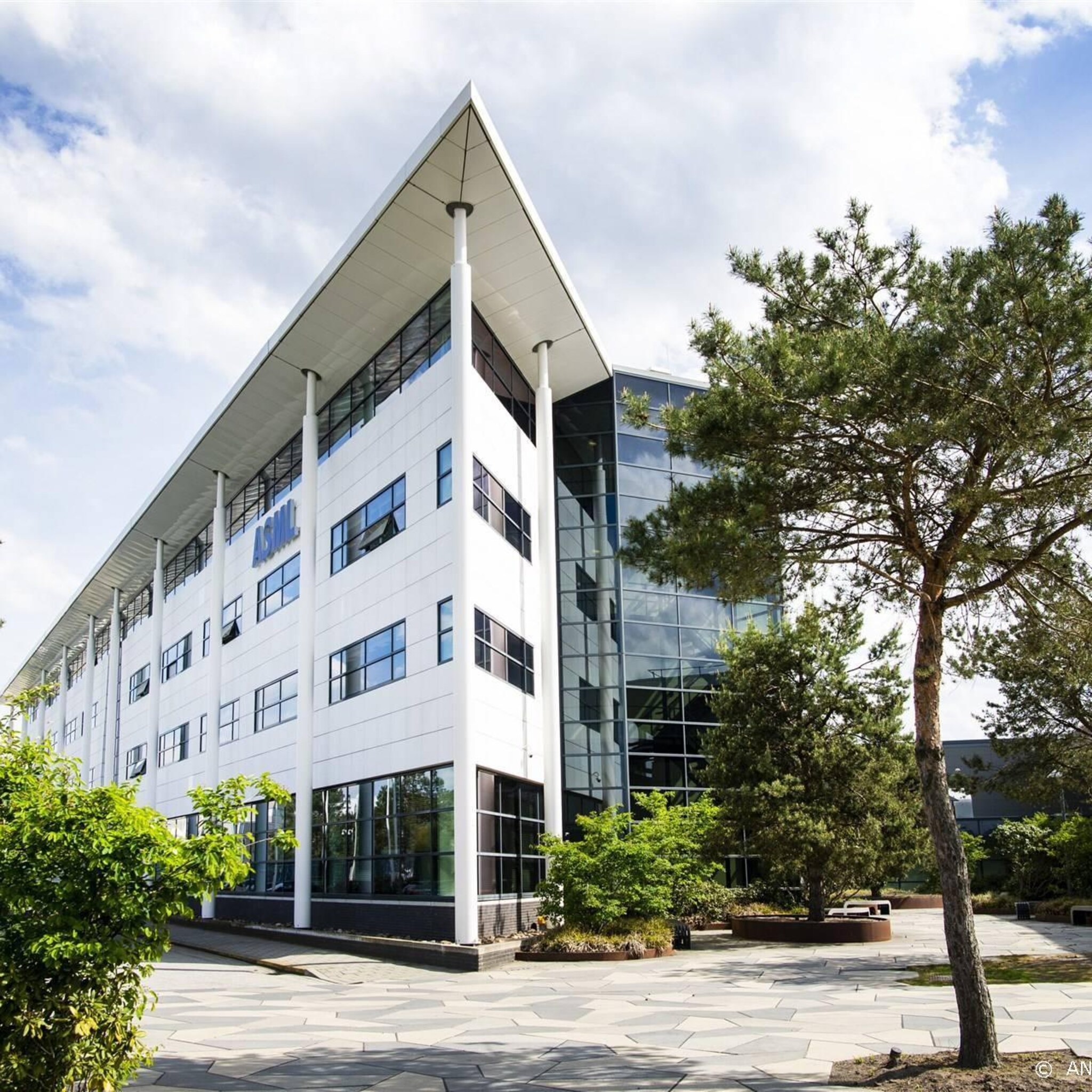 asml koploper in vlakke aex besi op hoogste koers ooit
