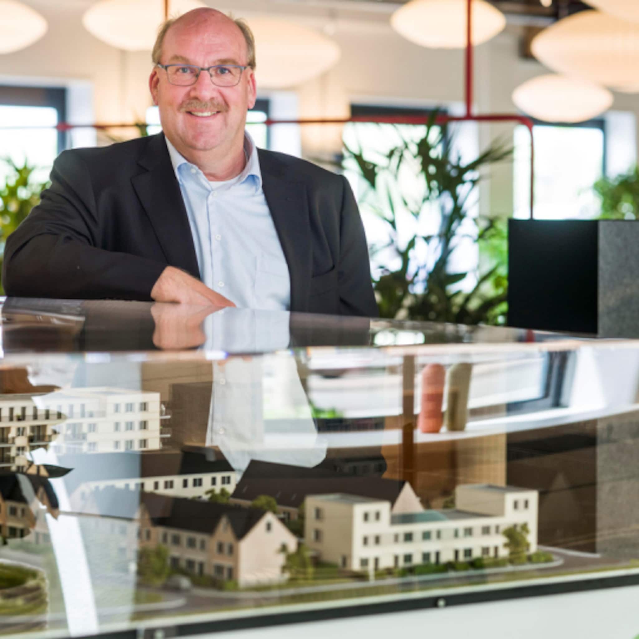 bedrijf van peter bouwt binnen jaar complete straat vanaf 175 000 euro kunnen wij een huis bouwen
