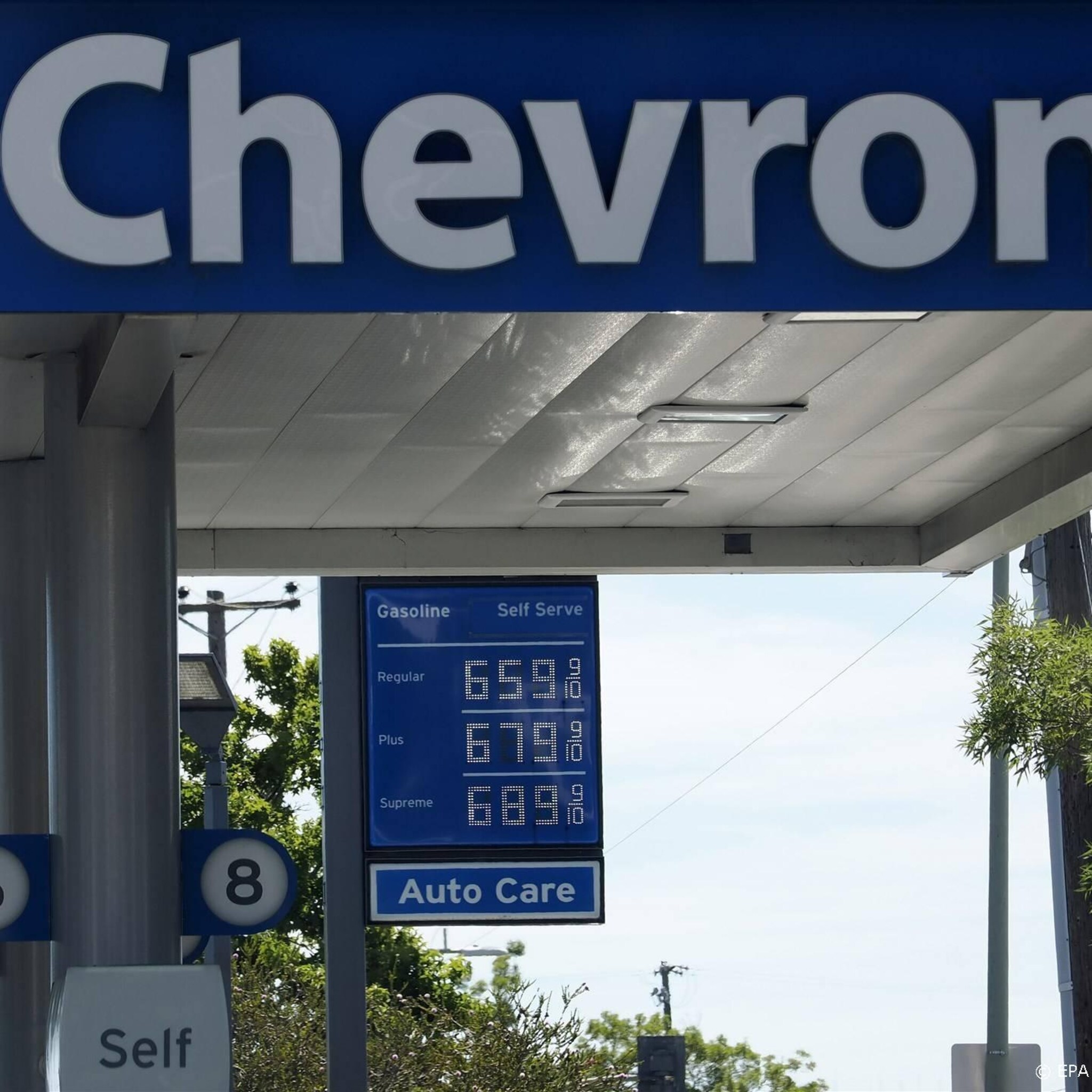 waakhond klimaatbeloftes van oliemaatschappij chevron waardeloos