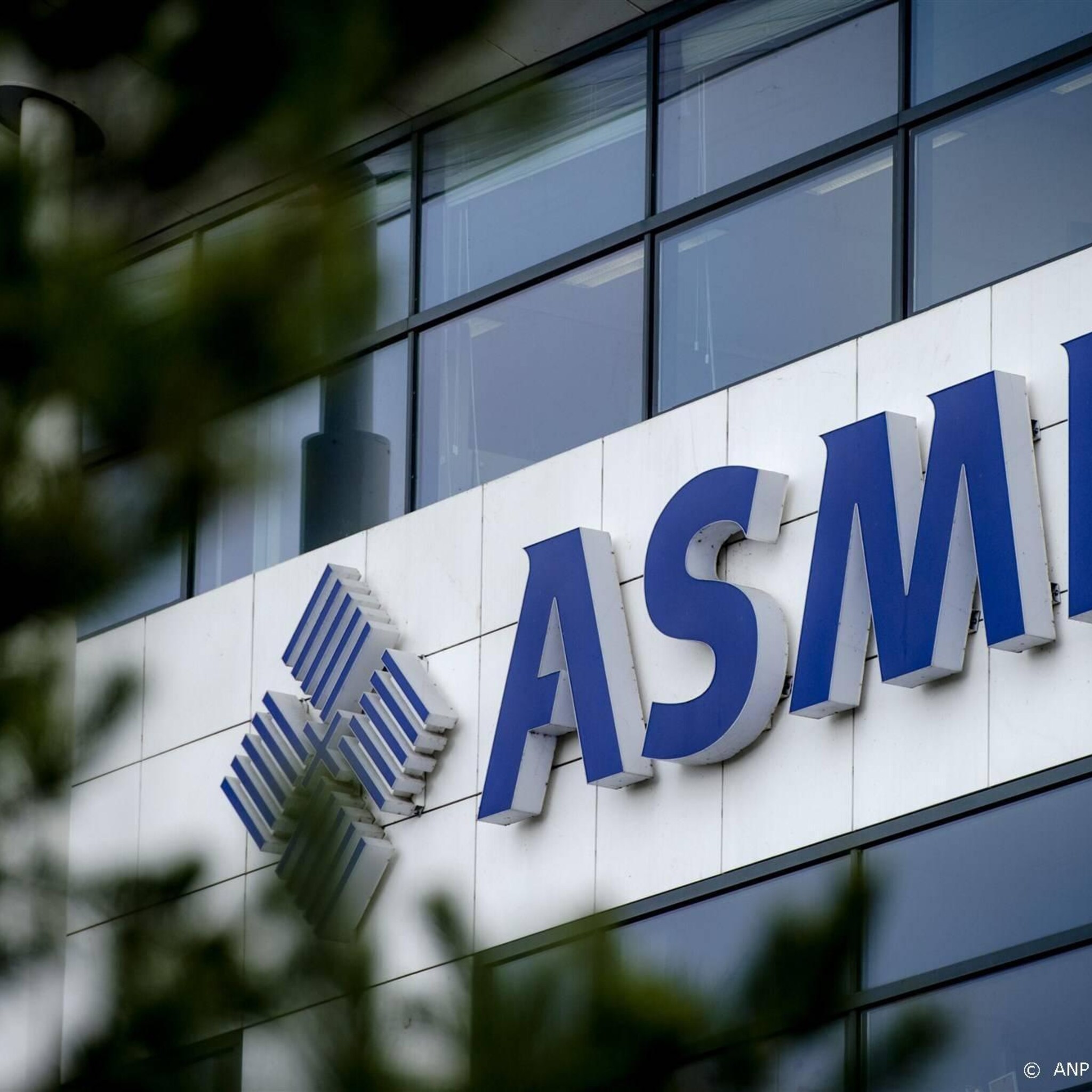 techinvesteerder prosus aan kop in aex asml omlaag