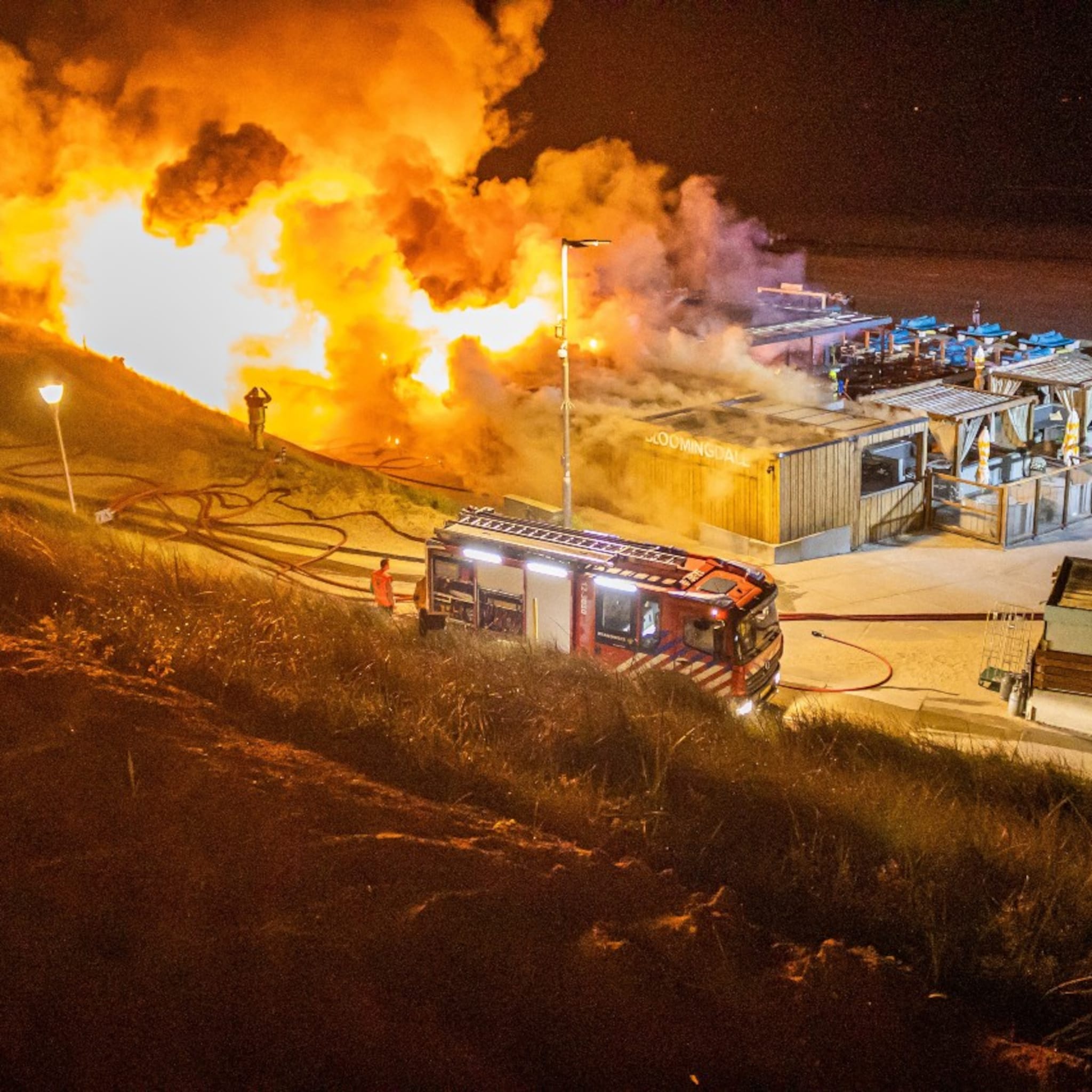 bekende strandtent bloomingdale door brand verwoest