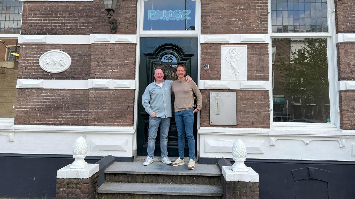 Robin van den Bosch en Roel Pennings (links) zijn de oprichters van Plugz. Foto: Plugz