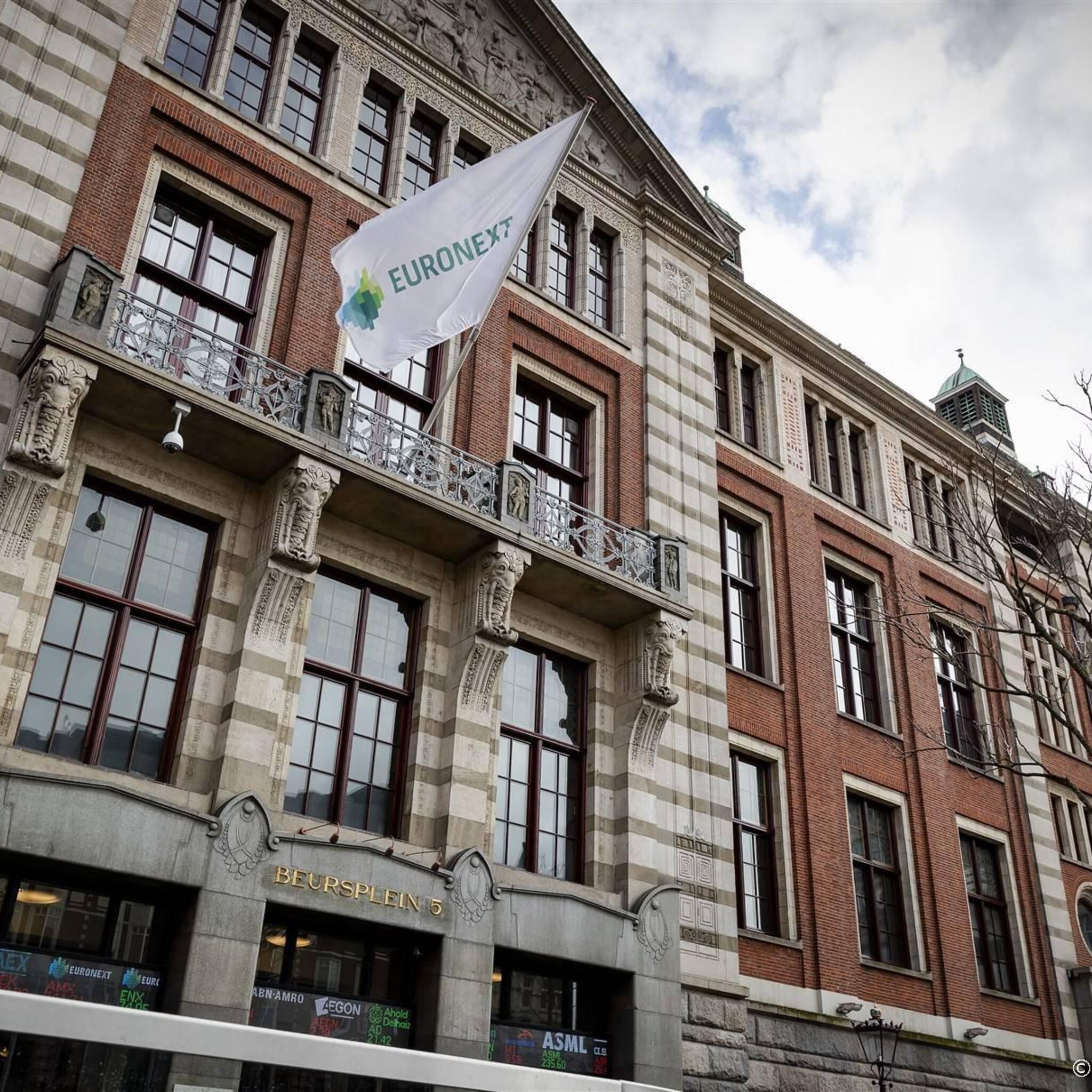 asmi en asml stuwen aex naar hoogste niveau sinds februari