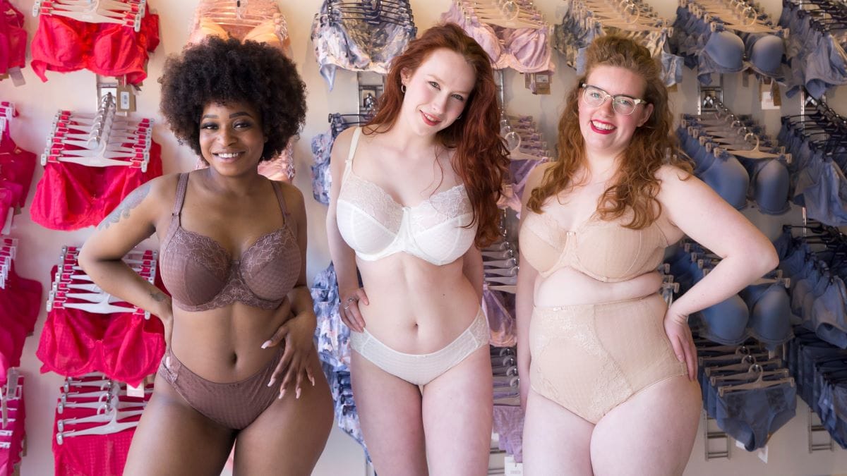 Modellen met de SuperBra. Foto: Naomi Modde