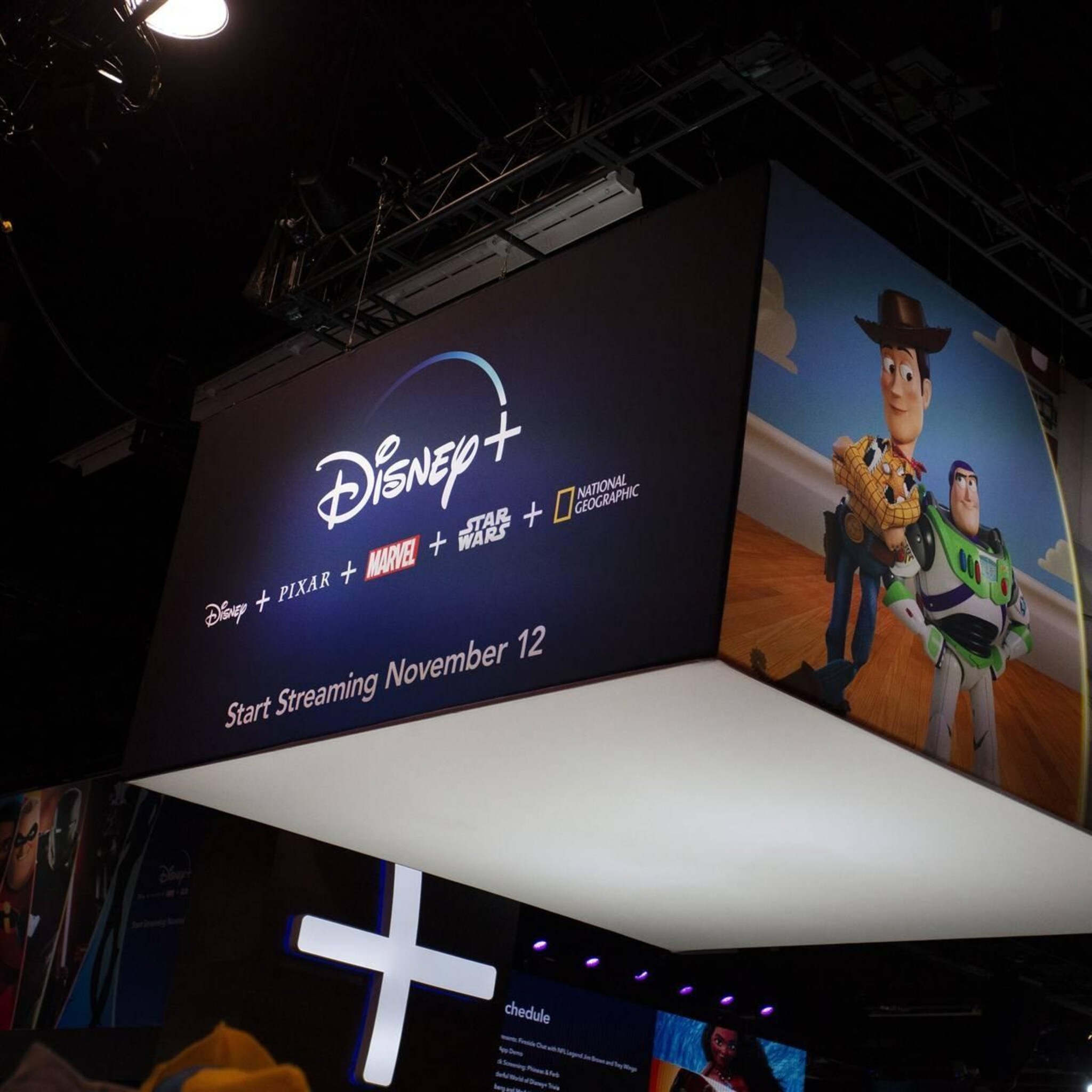 disney laat medewerkers toch niet verhuizen naar florida