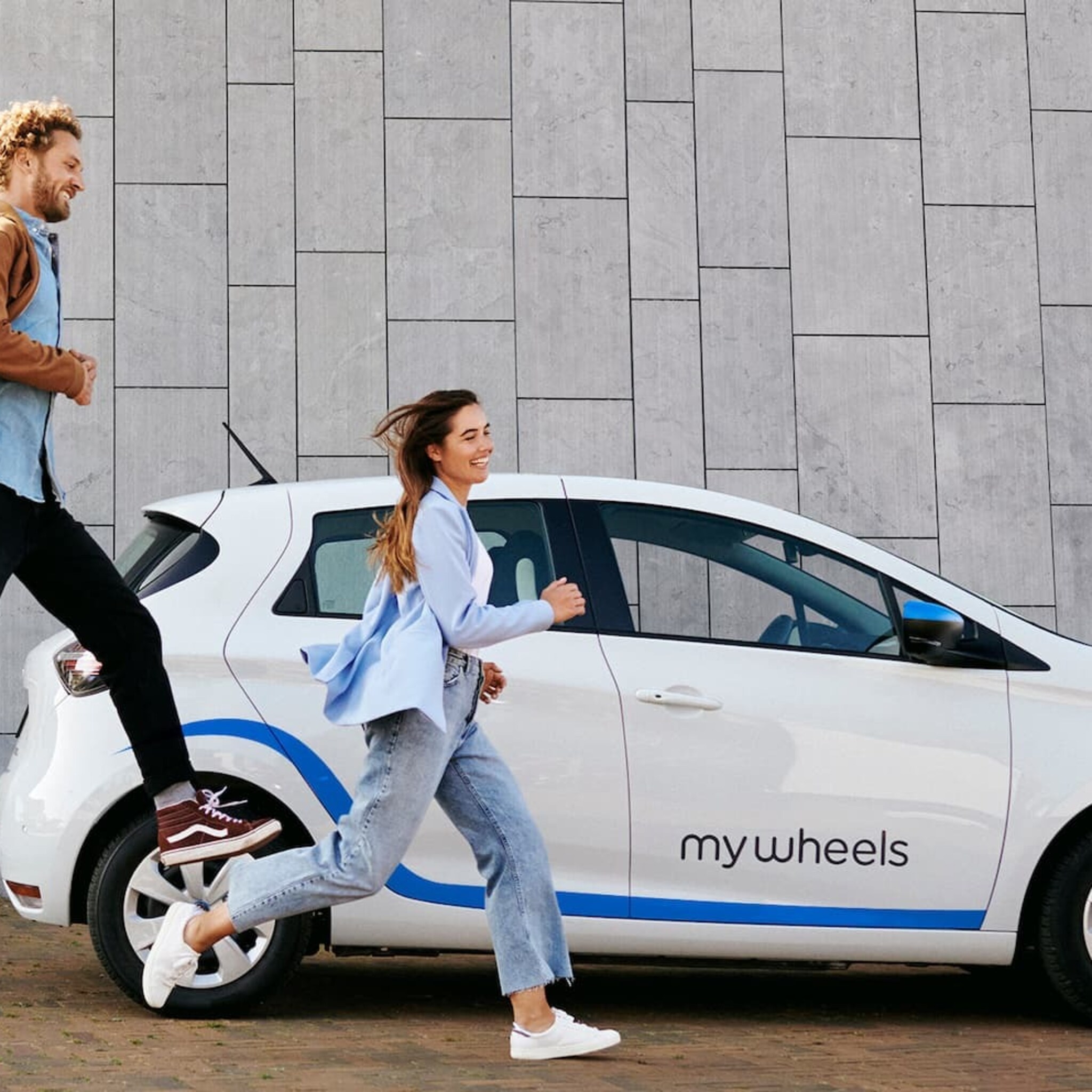 bloomon in deelauto van mywheels op weg naar schonere wereld