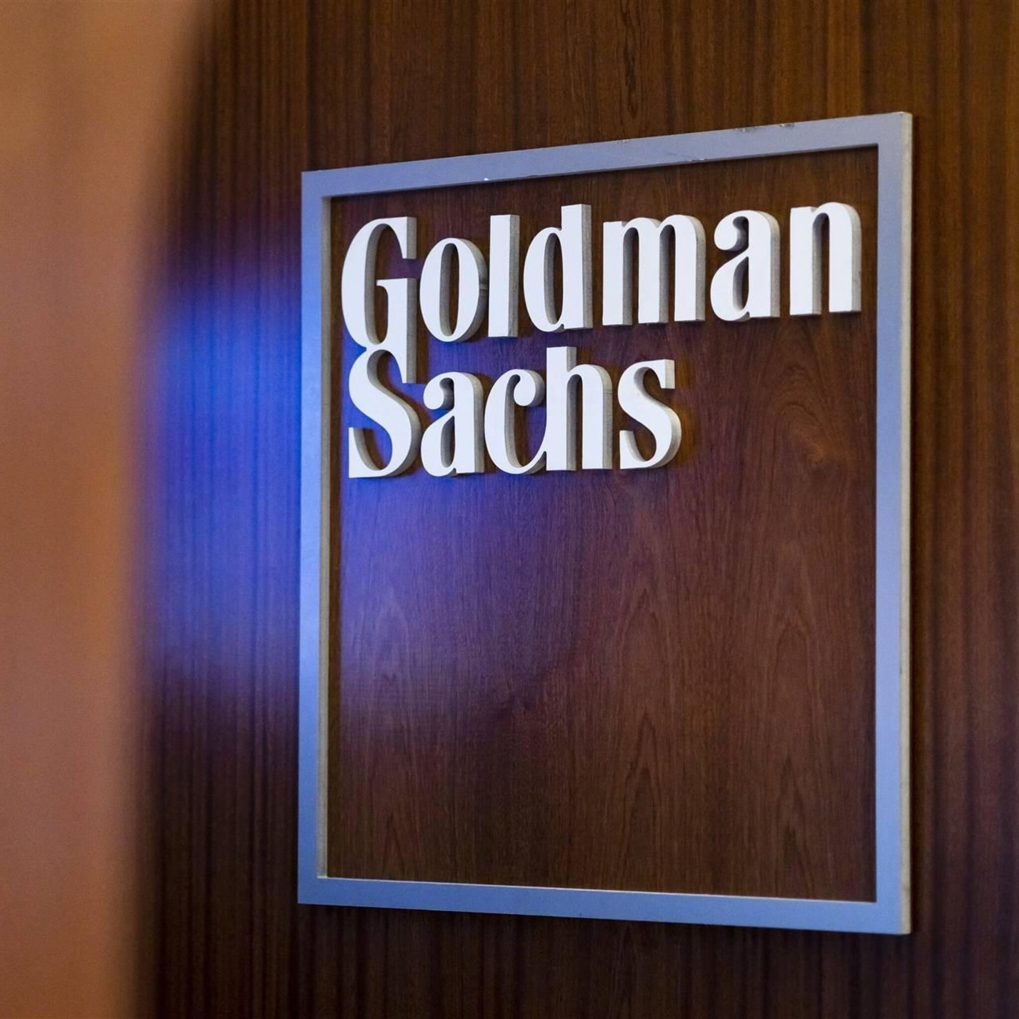 ecb legt goldman sachs boete op voor schenden rapportageregels
