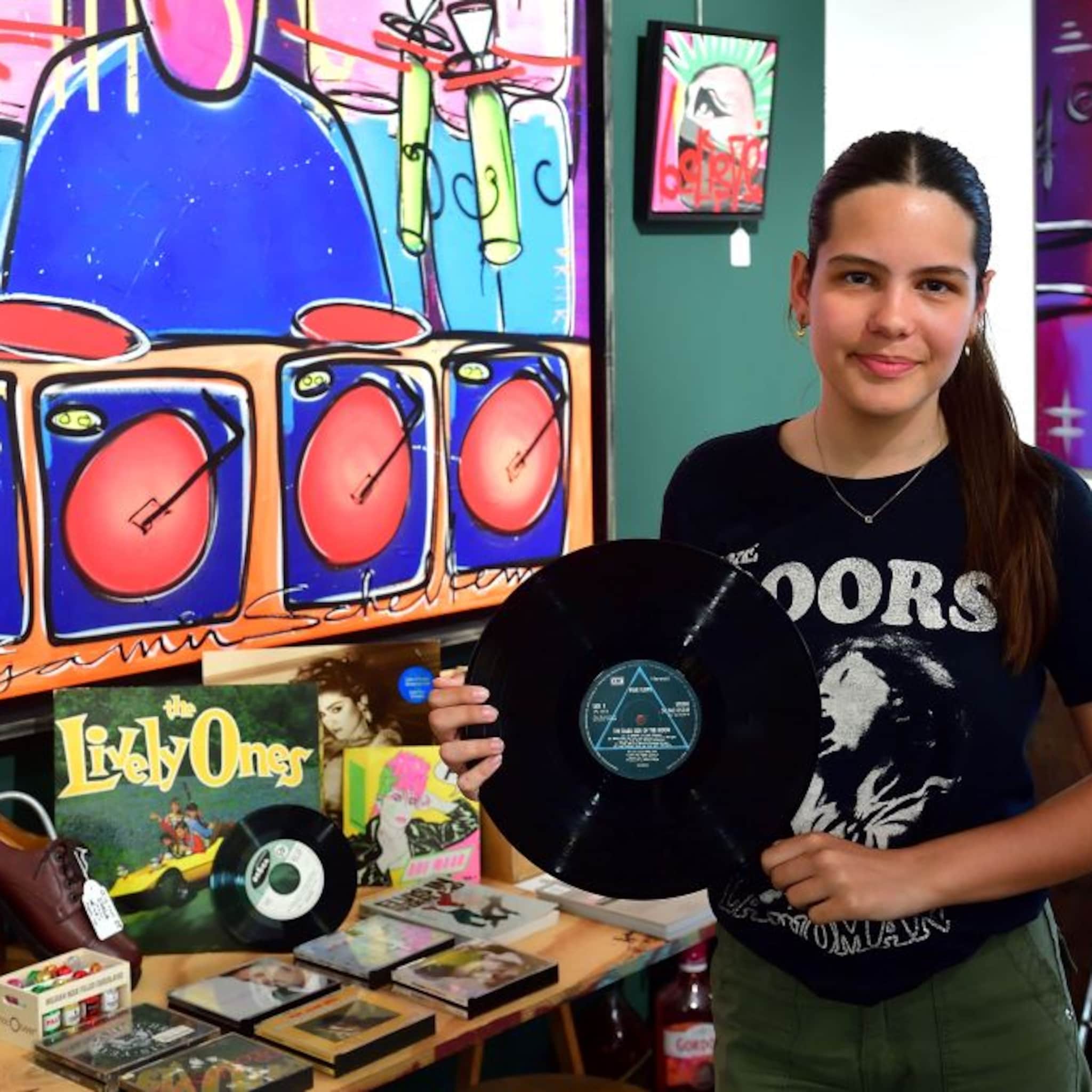 quinty is pas 14 maar heeft al haar eigen platenzaak q records