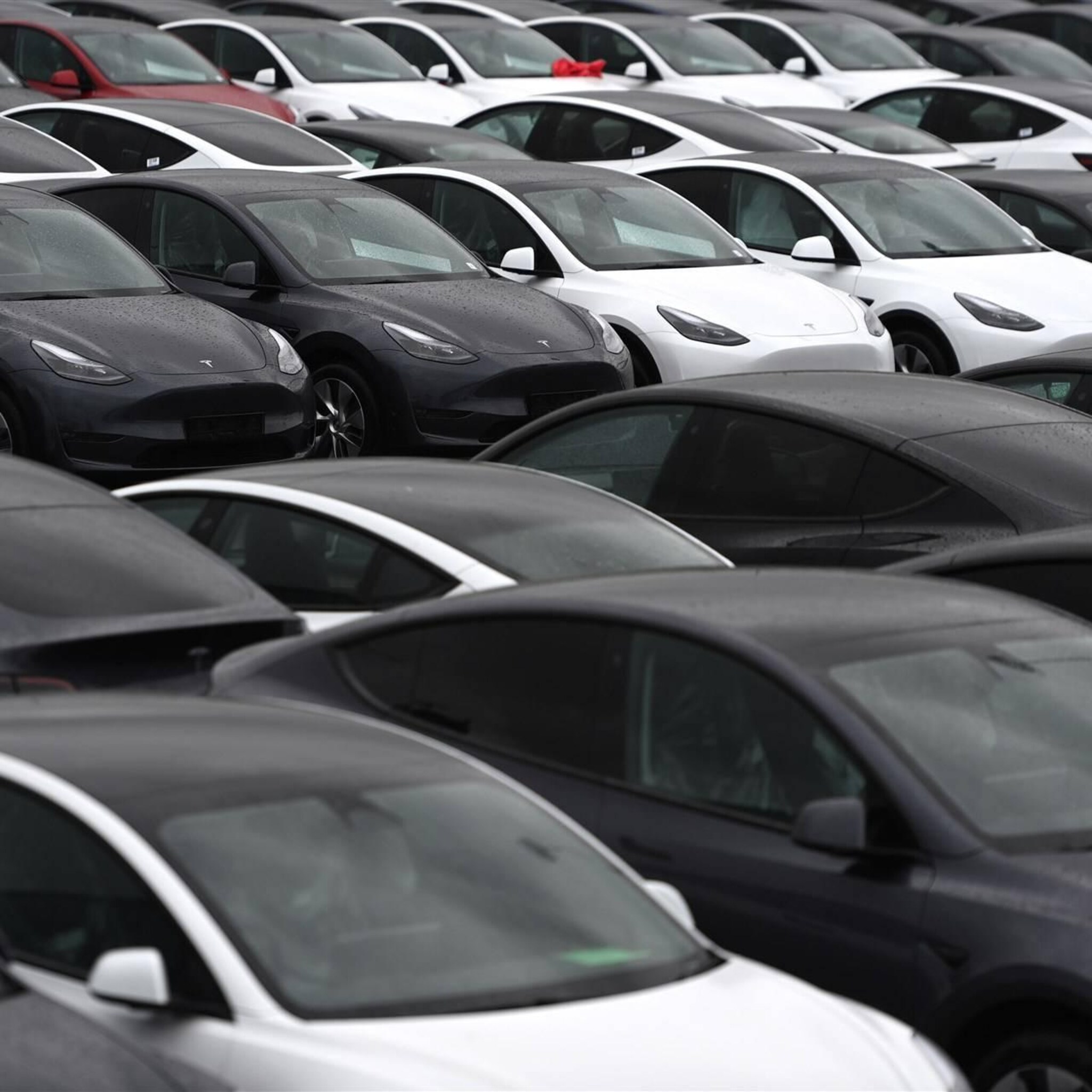 beleggingsfonds soros verkoopt belang tesla en aandelen rivian
