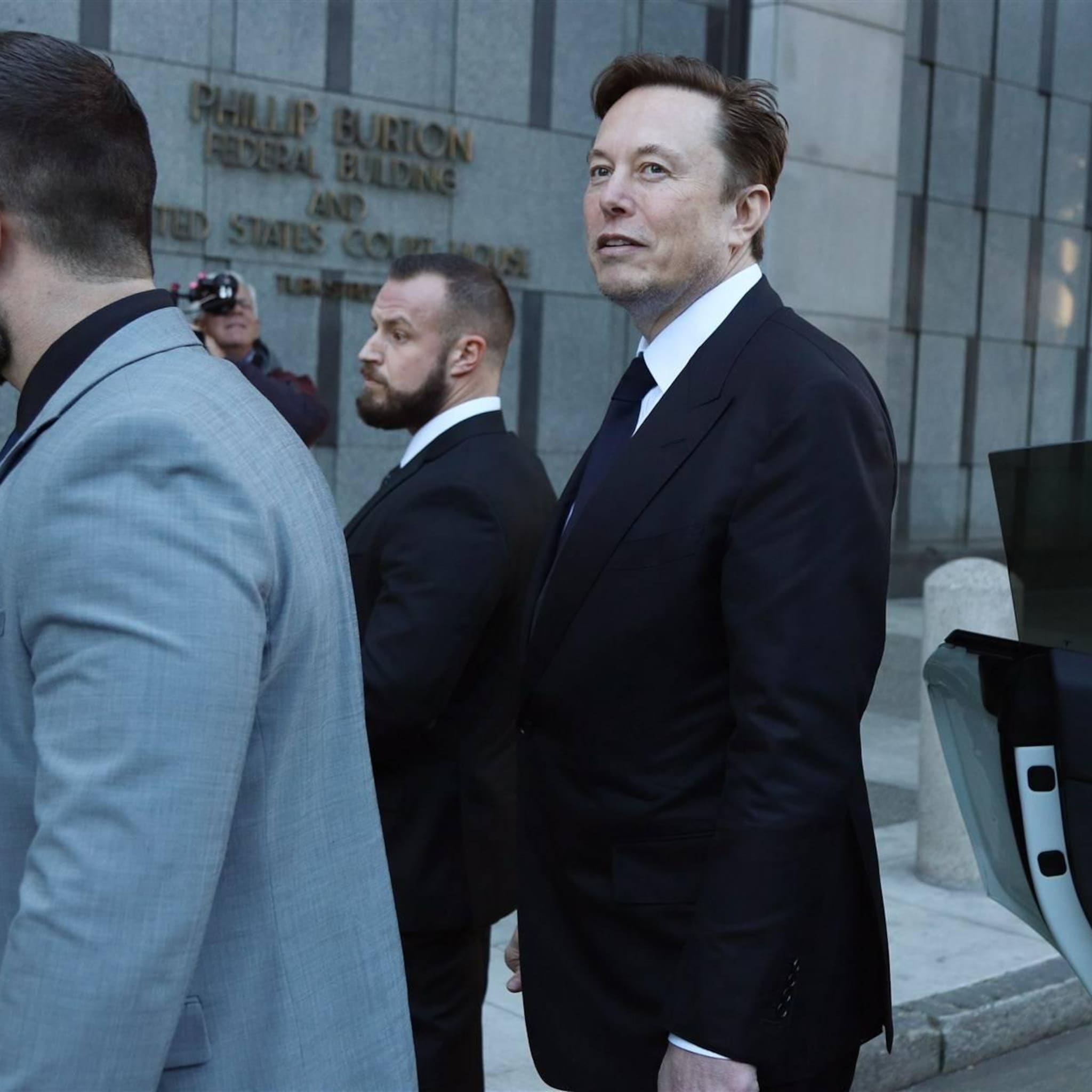 twitter topman elon musk kondigt linda yaccarino als opvolger aan