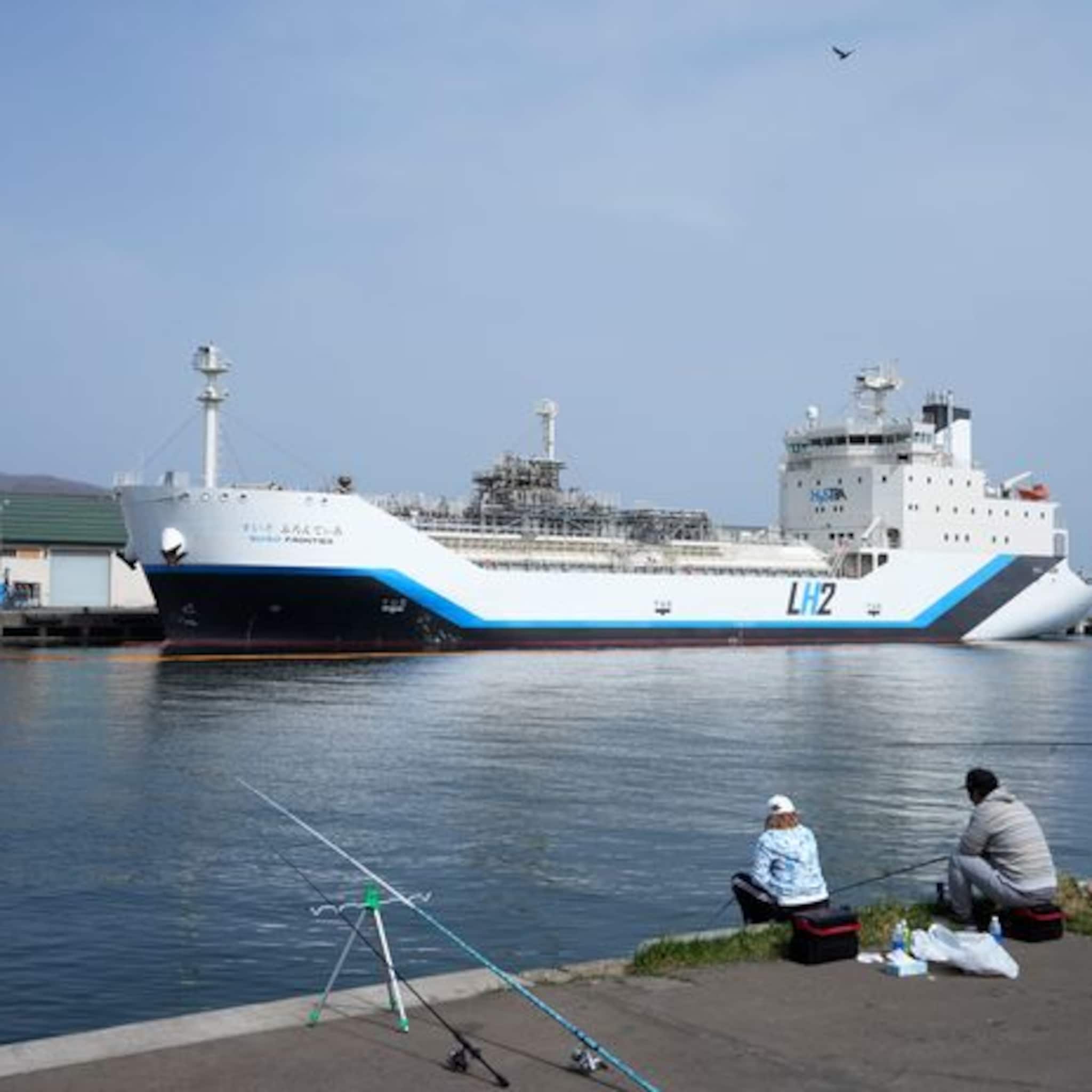 eerste schip met groen waterstof zal waarschijnlijk dit jaar nog rotterdamse haven enteren